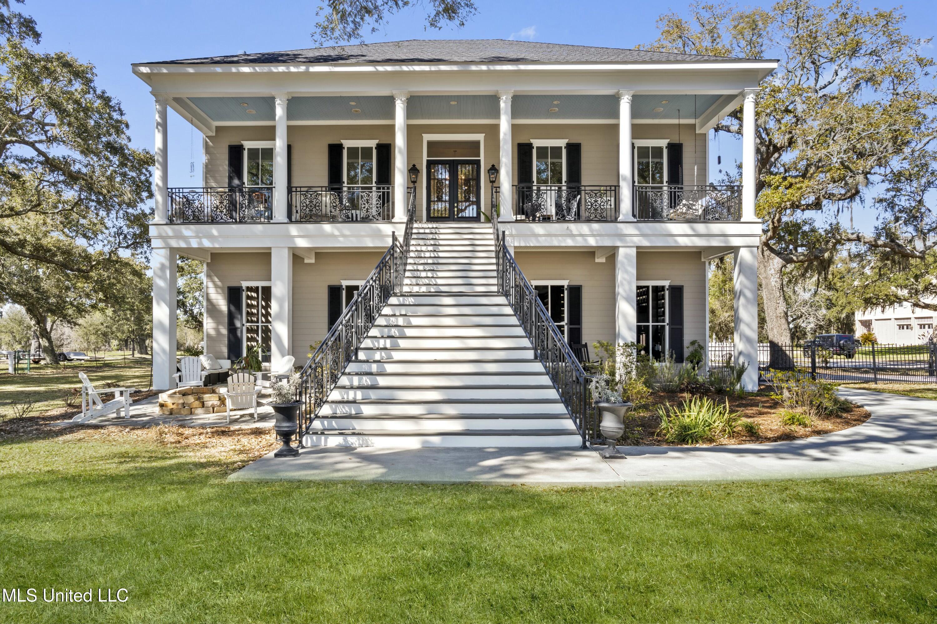800 W Beach Boulevard