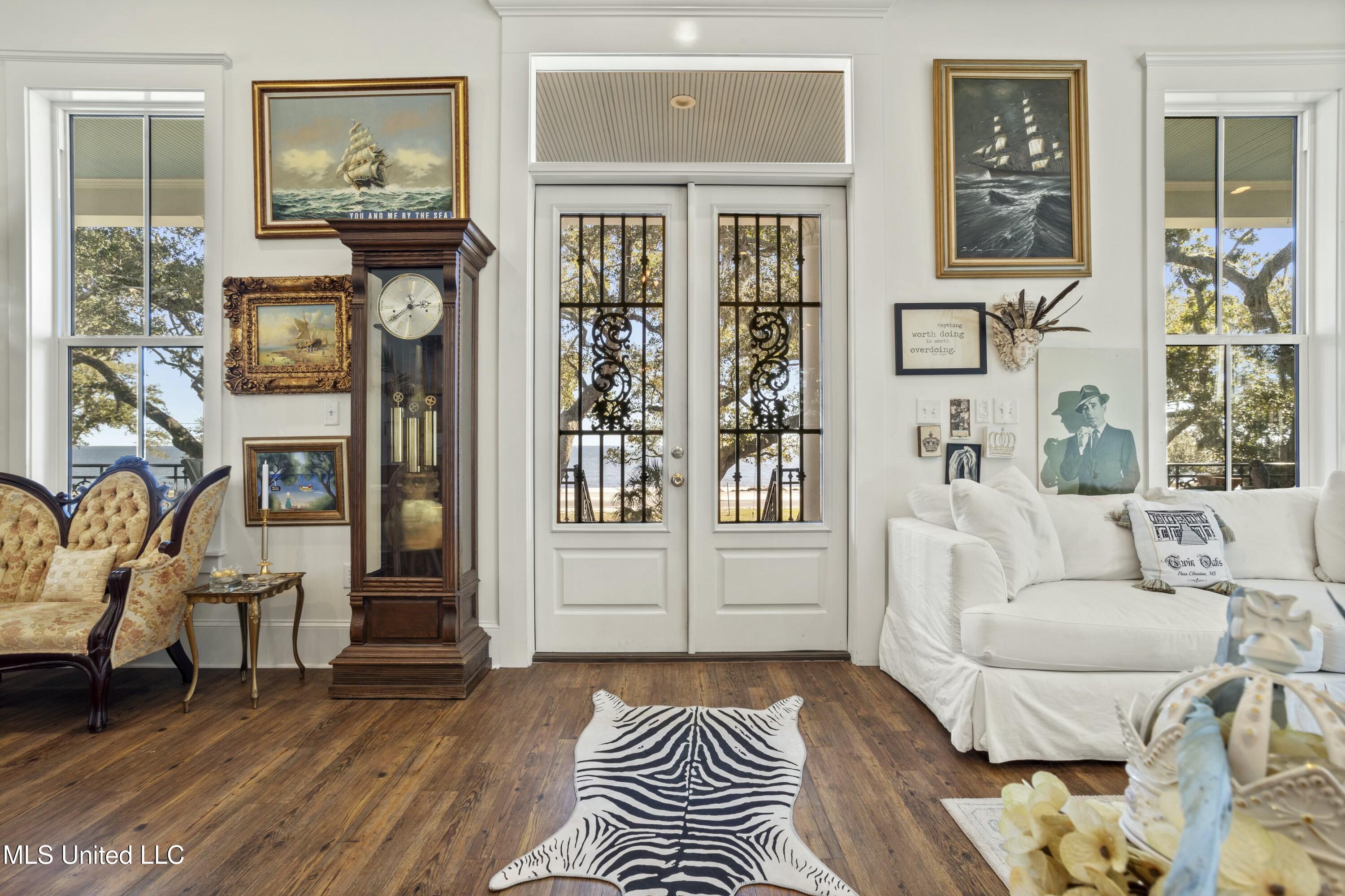 800 W Beach Boulevard