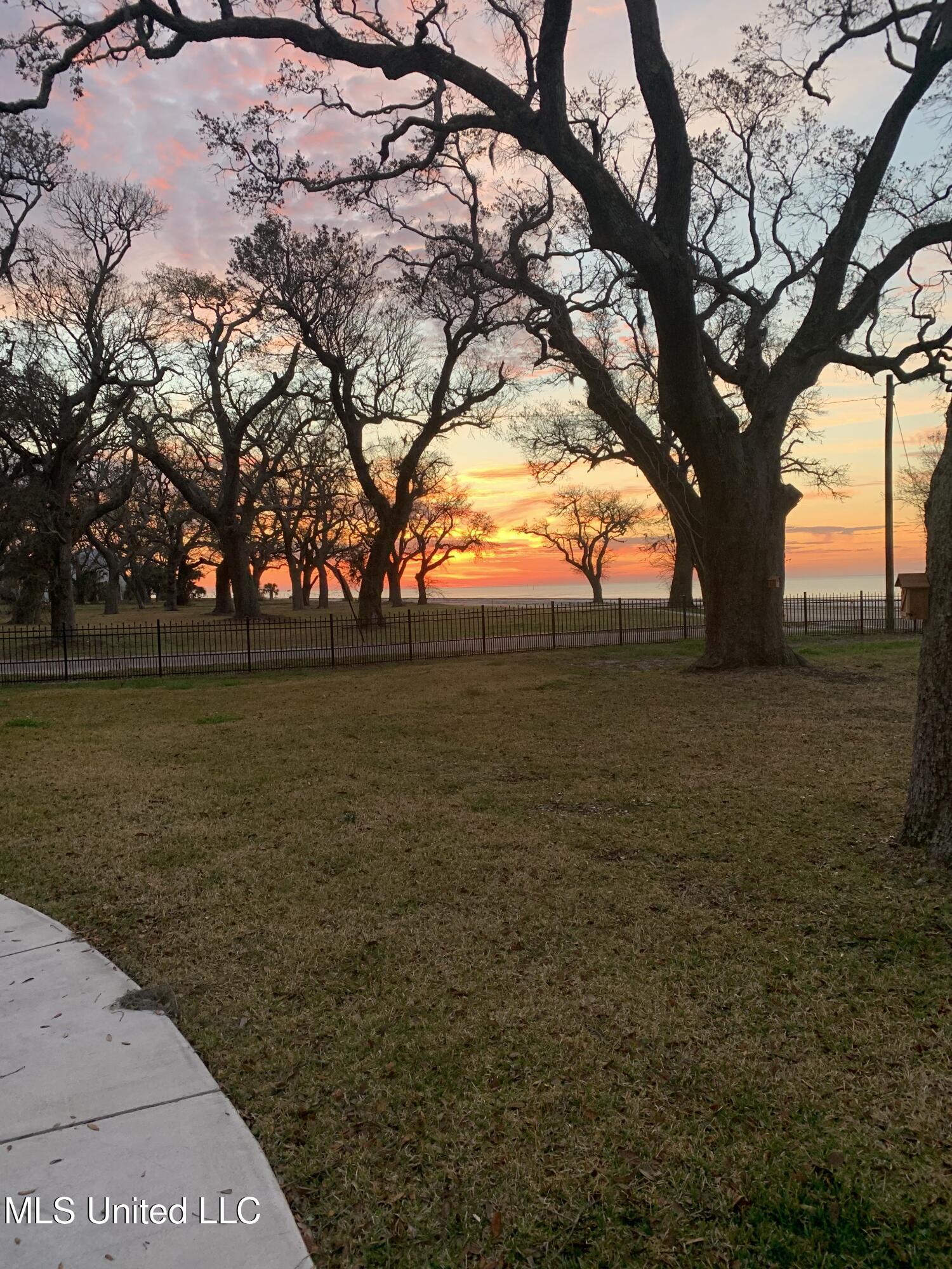 800 W Beach Boulevard