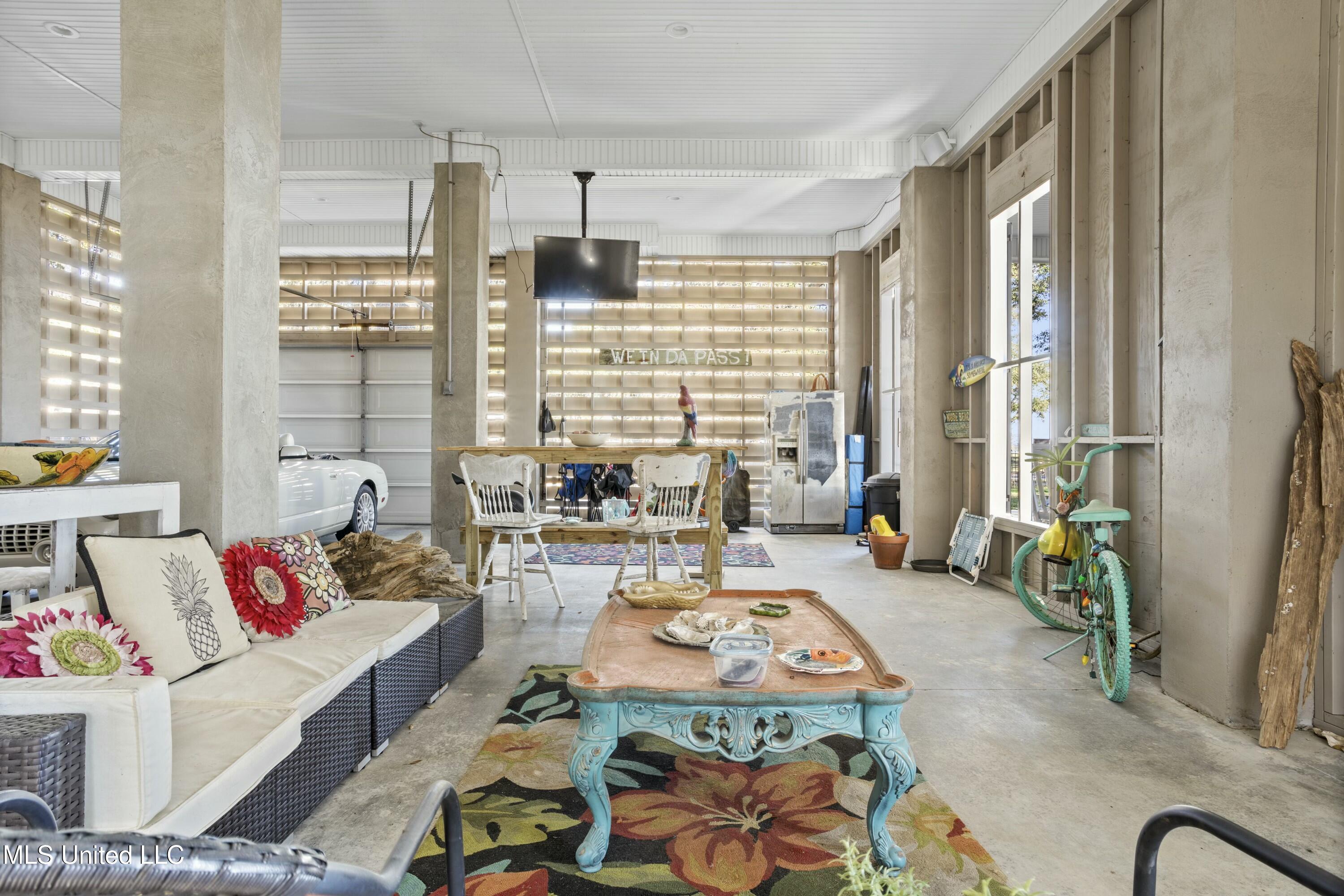 800 W Beach Boulevard