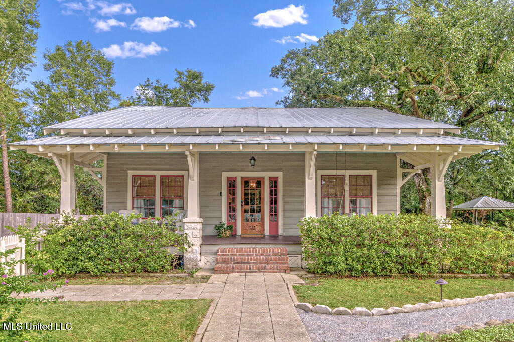 513 Jeff Davis Avenue