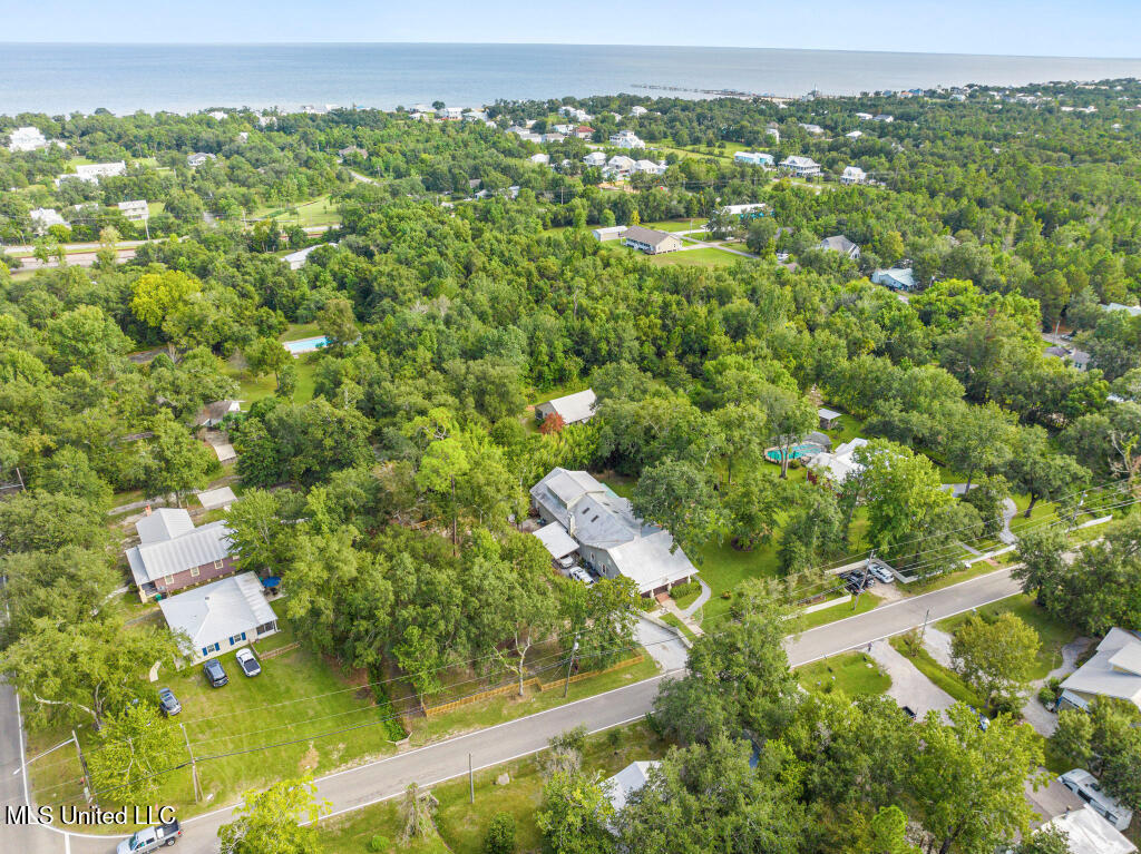 513 Jeff Davis Avenue