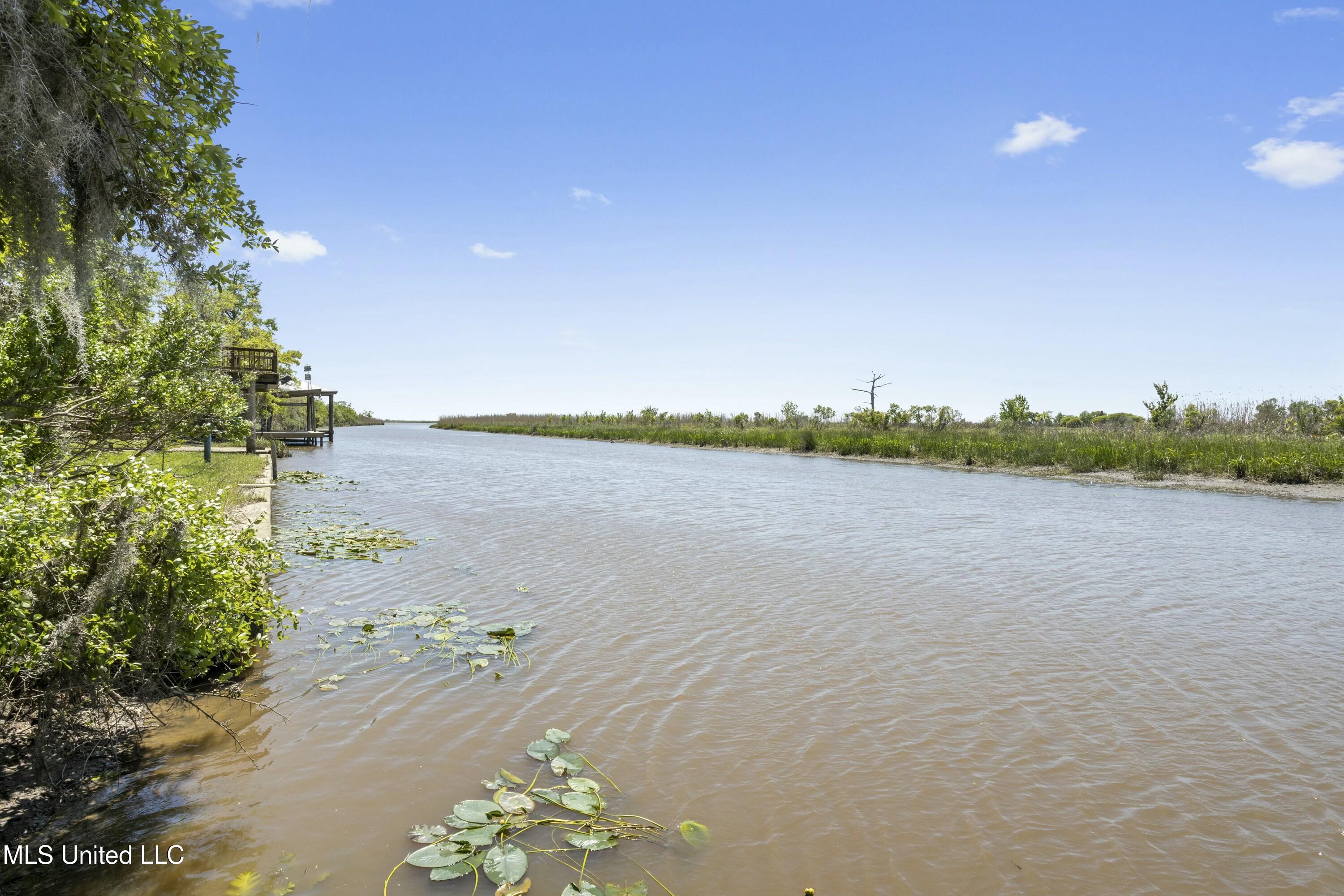 4035 Riverside Drive