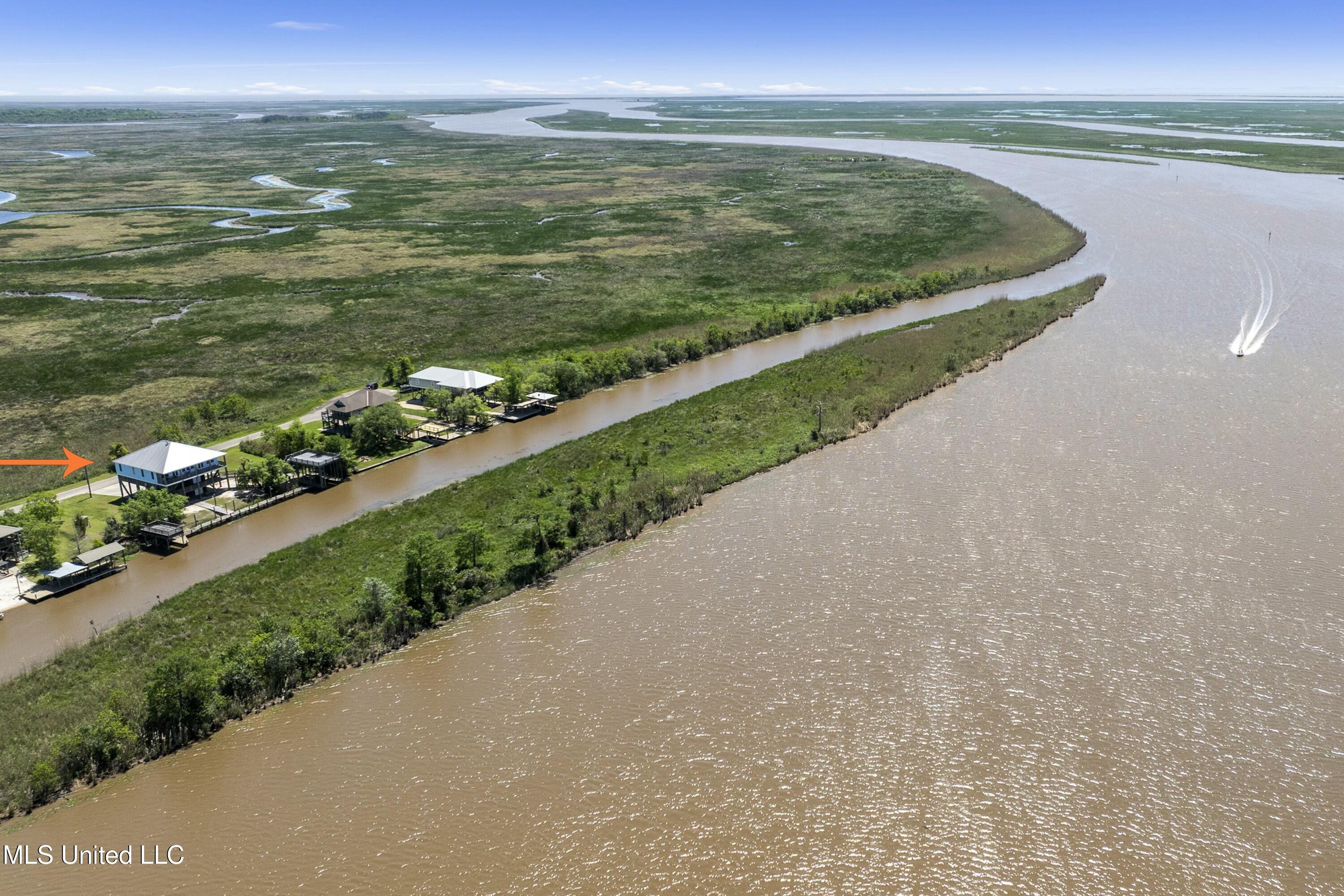 4035 Riverside Drive