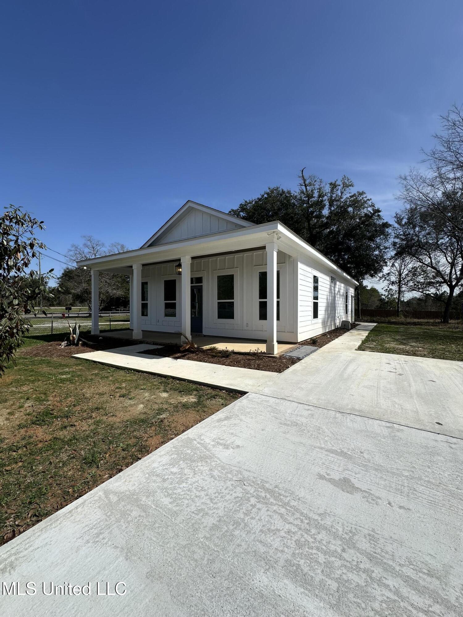 821 Central Avenue