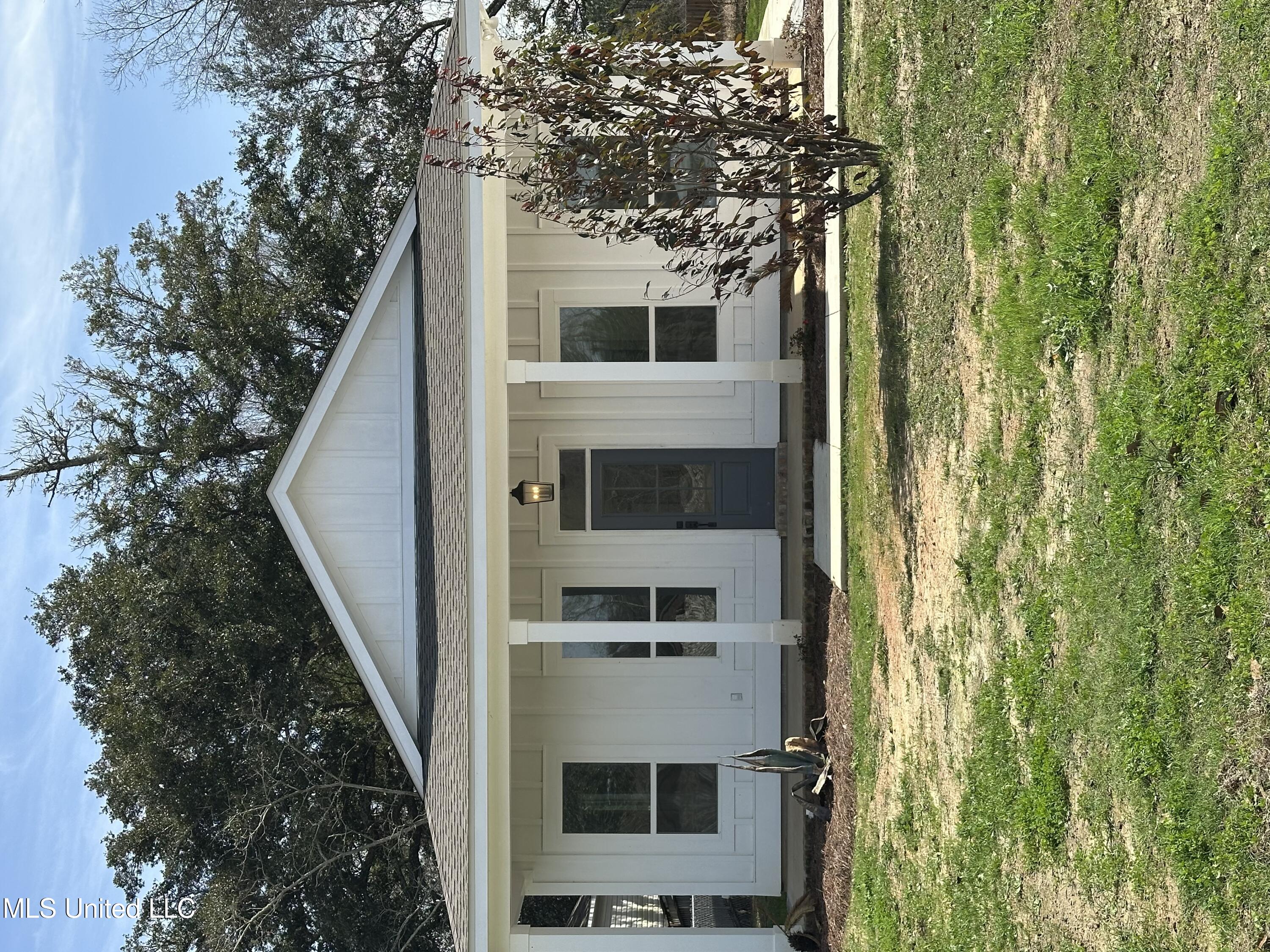 821 Central Avenue
