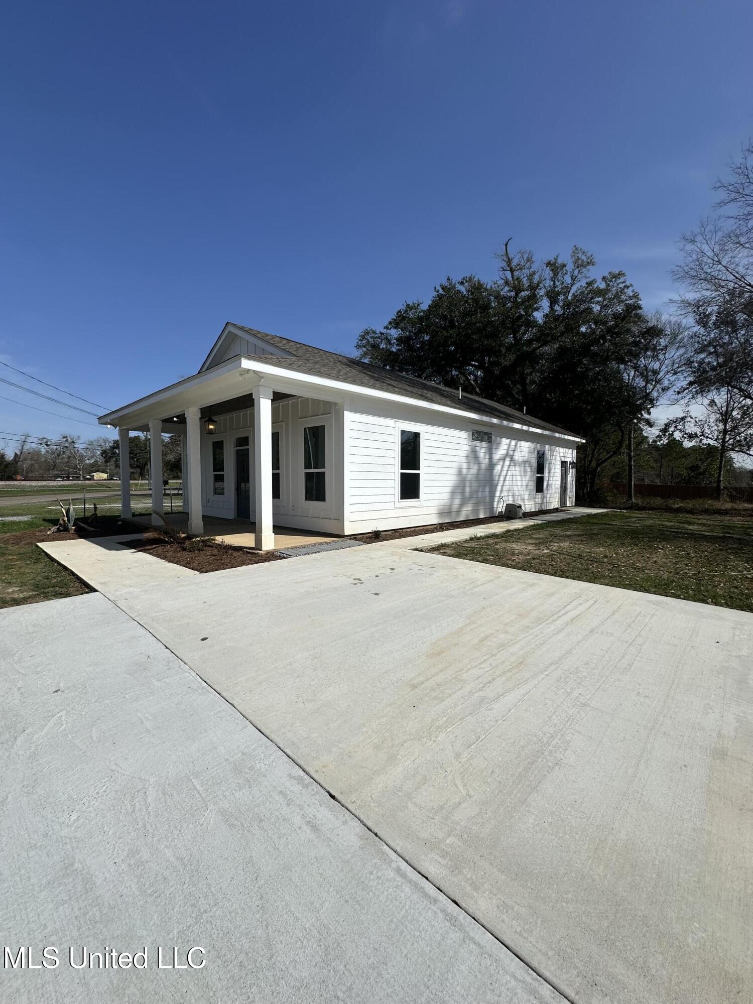 821 Central Avenue