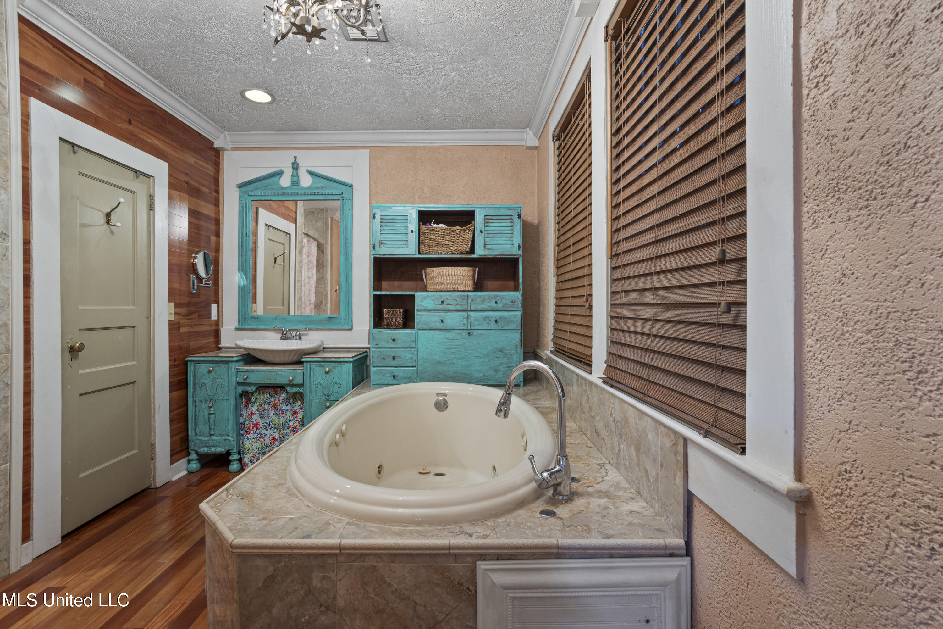 329 Demontluzin Avenue