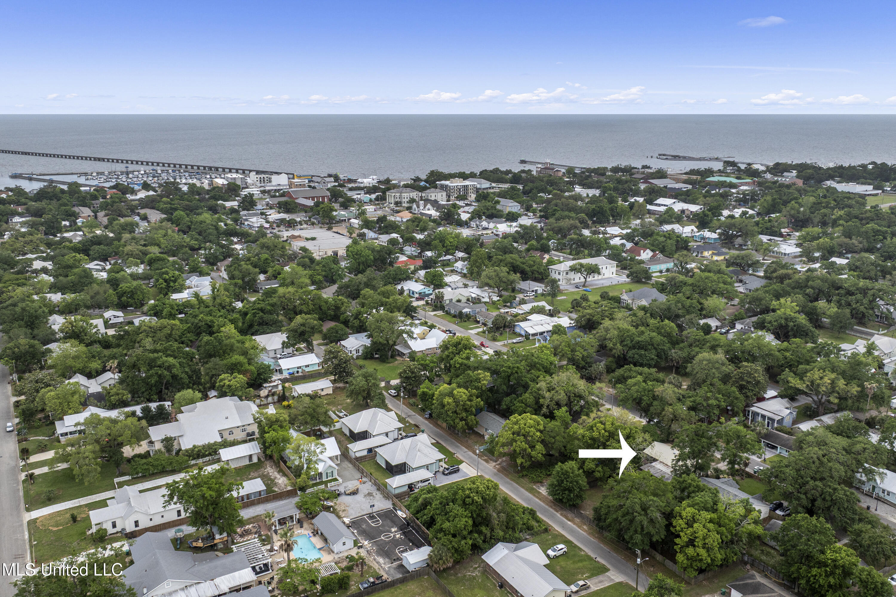 329 Demontluzin Avenue