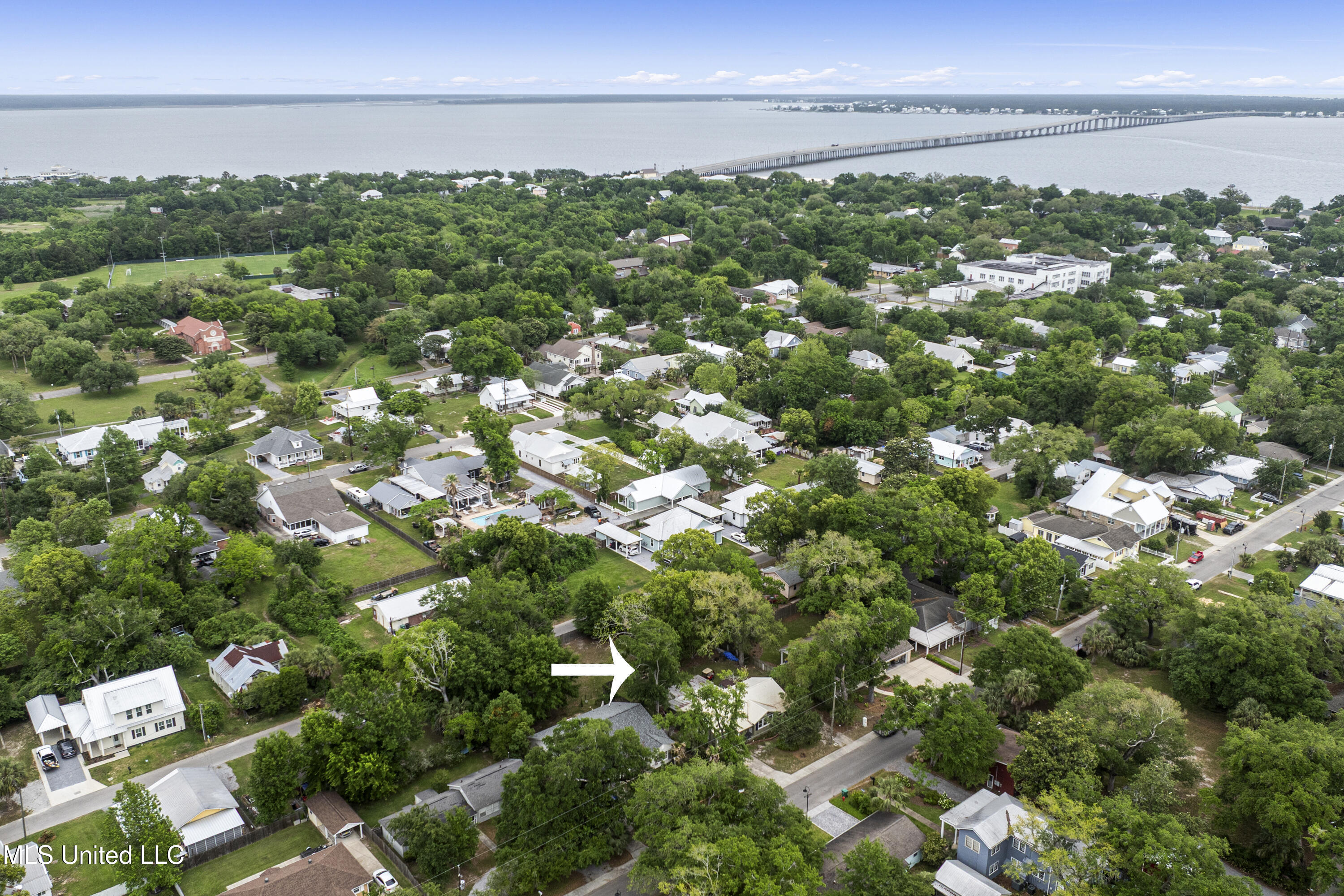 329 Demontluzin Avenue