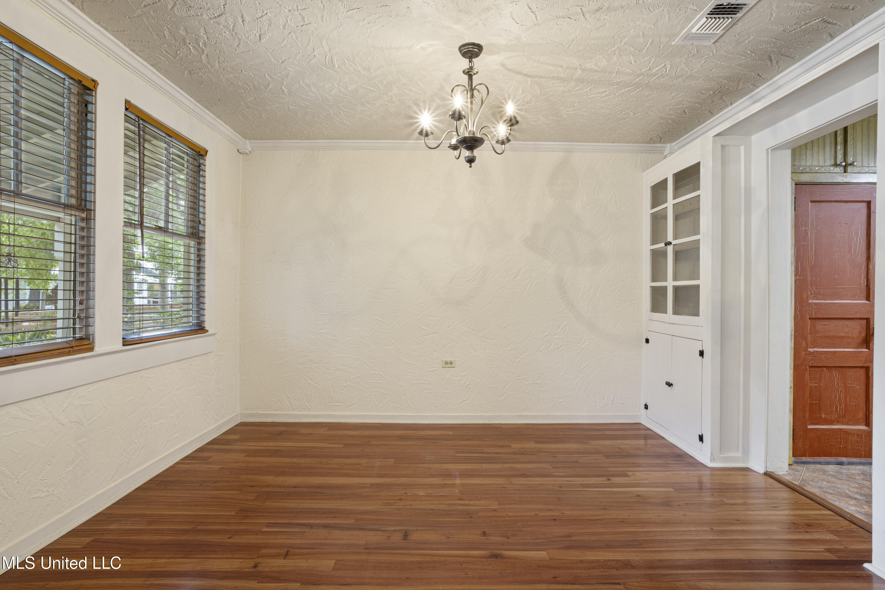 329 Demontluzin Avenue