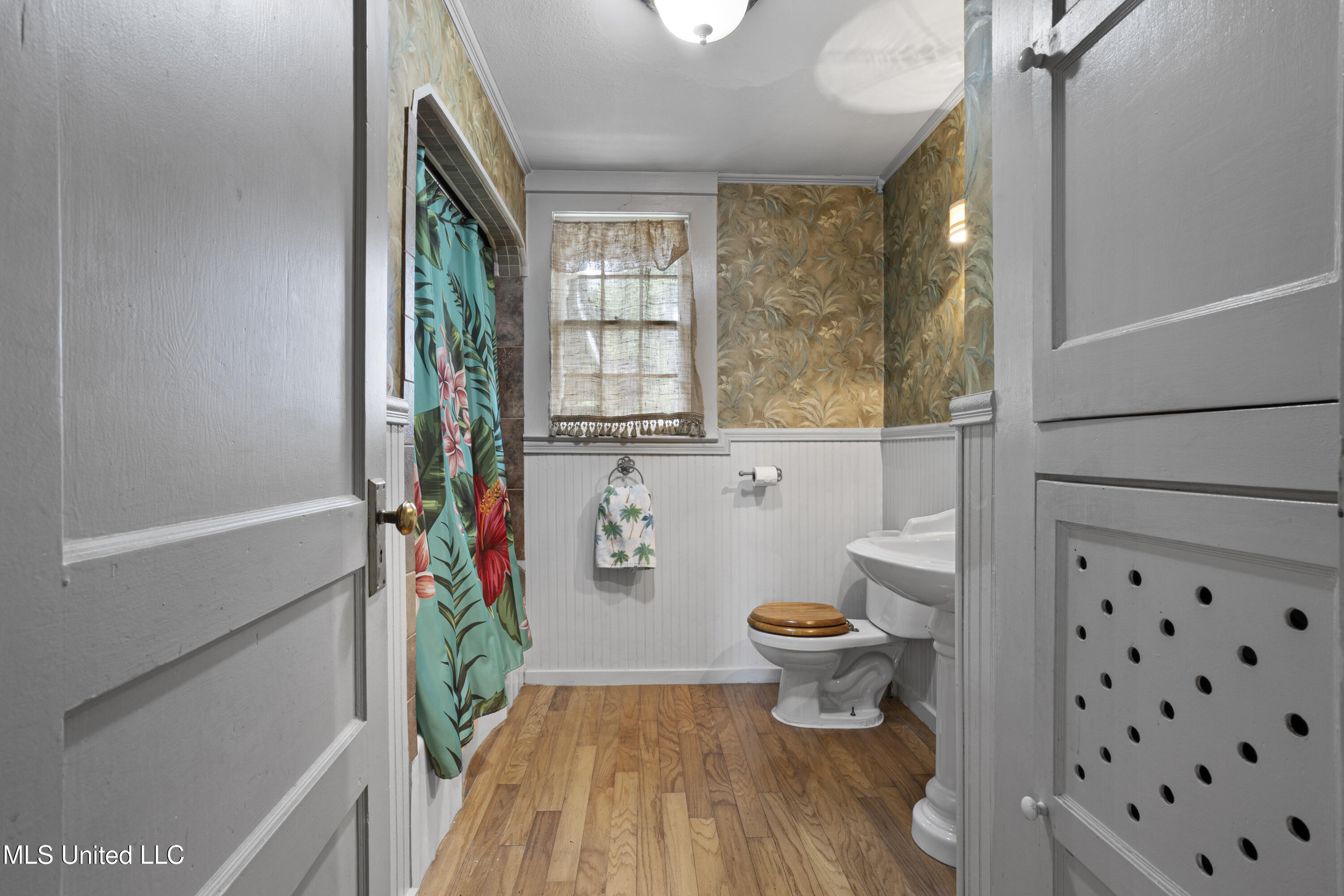 329 Demontluzin Avenue