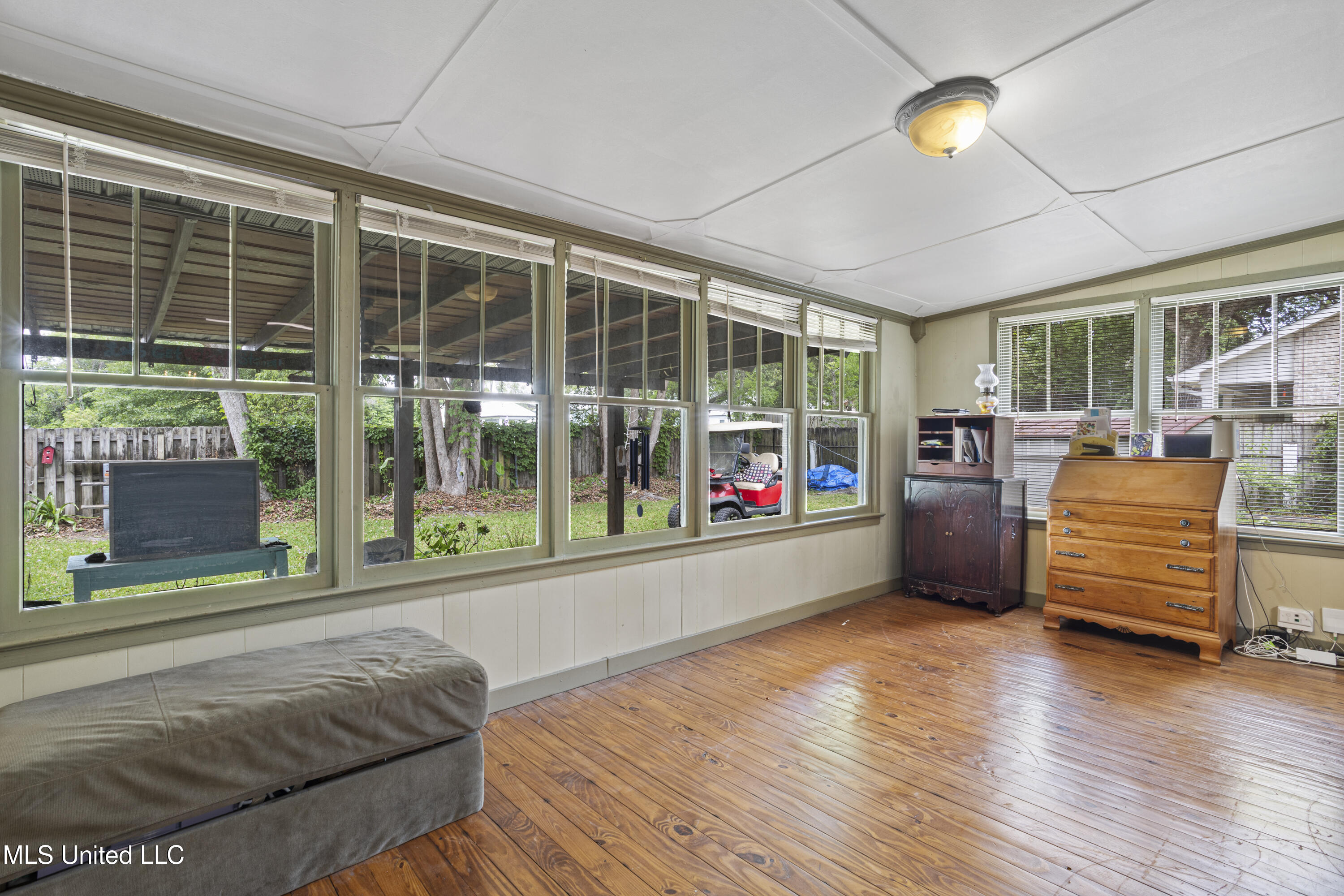 329 Demontluzin Avenue