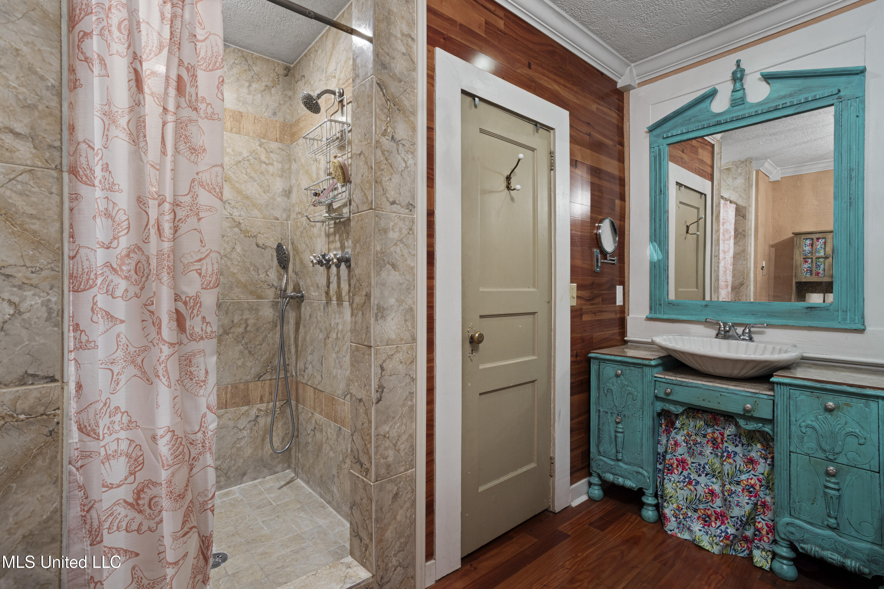 329 Demontluzin Avenue