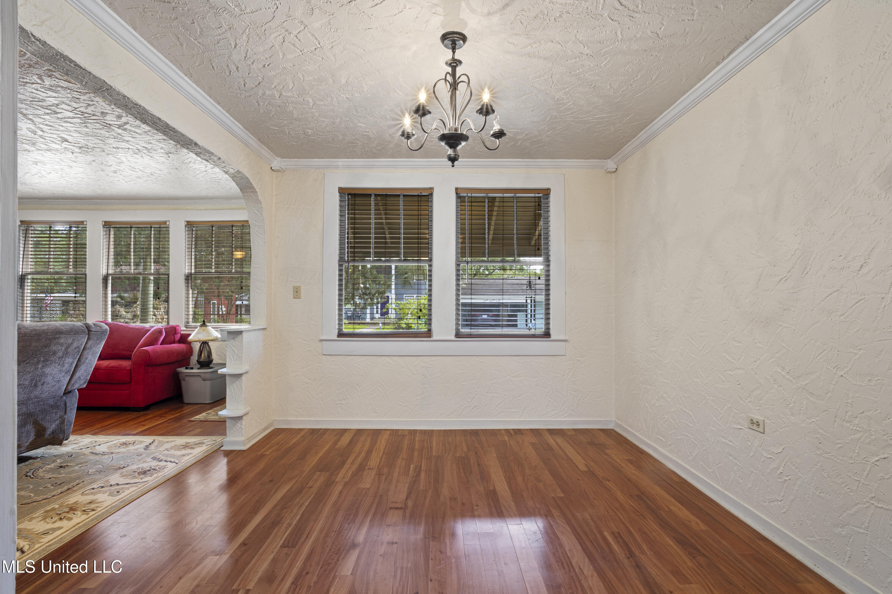 329 Demontluzin Avenue