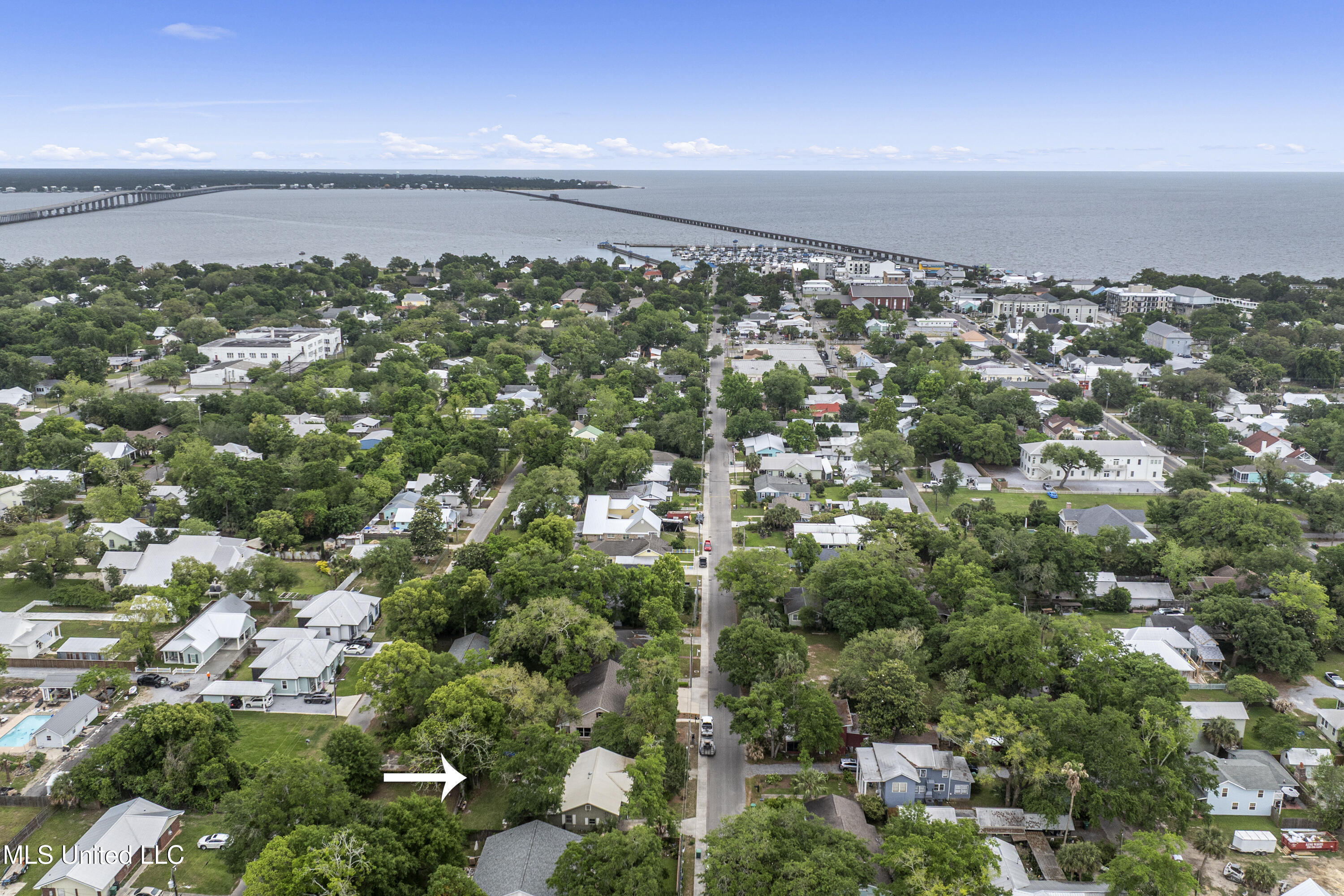 329 Demontluzin Avenue