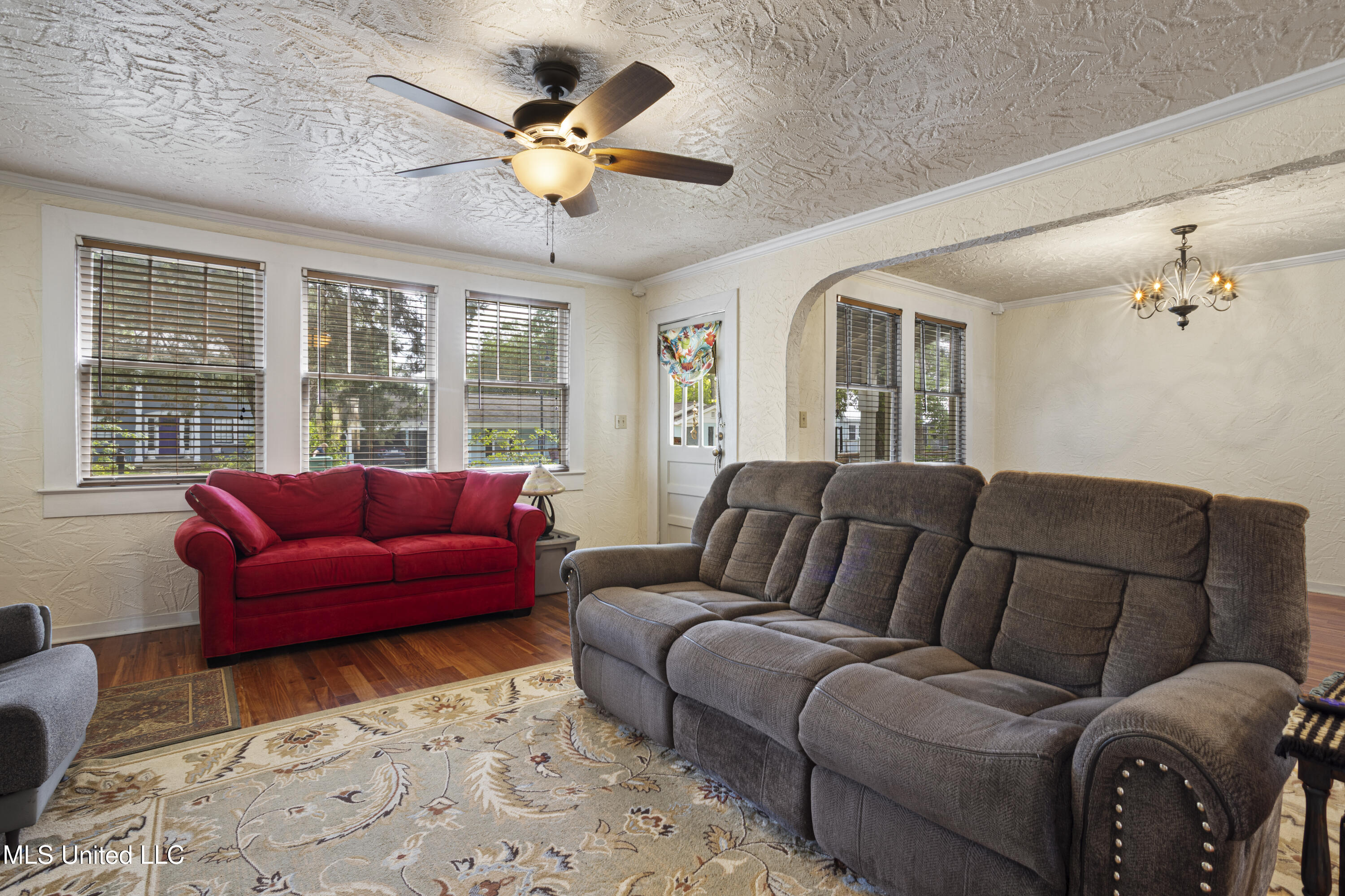 329 Demontluzin Avenue