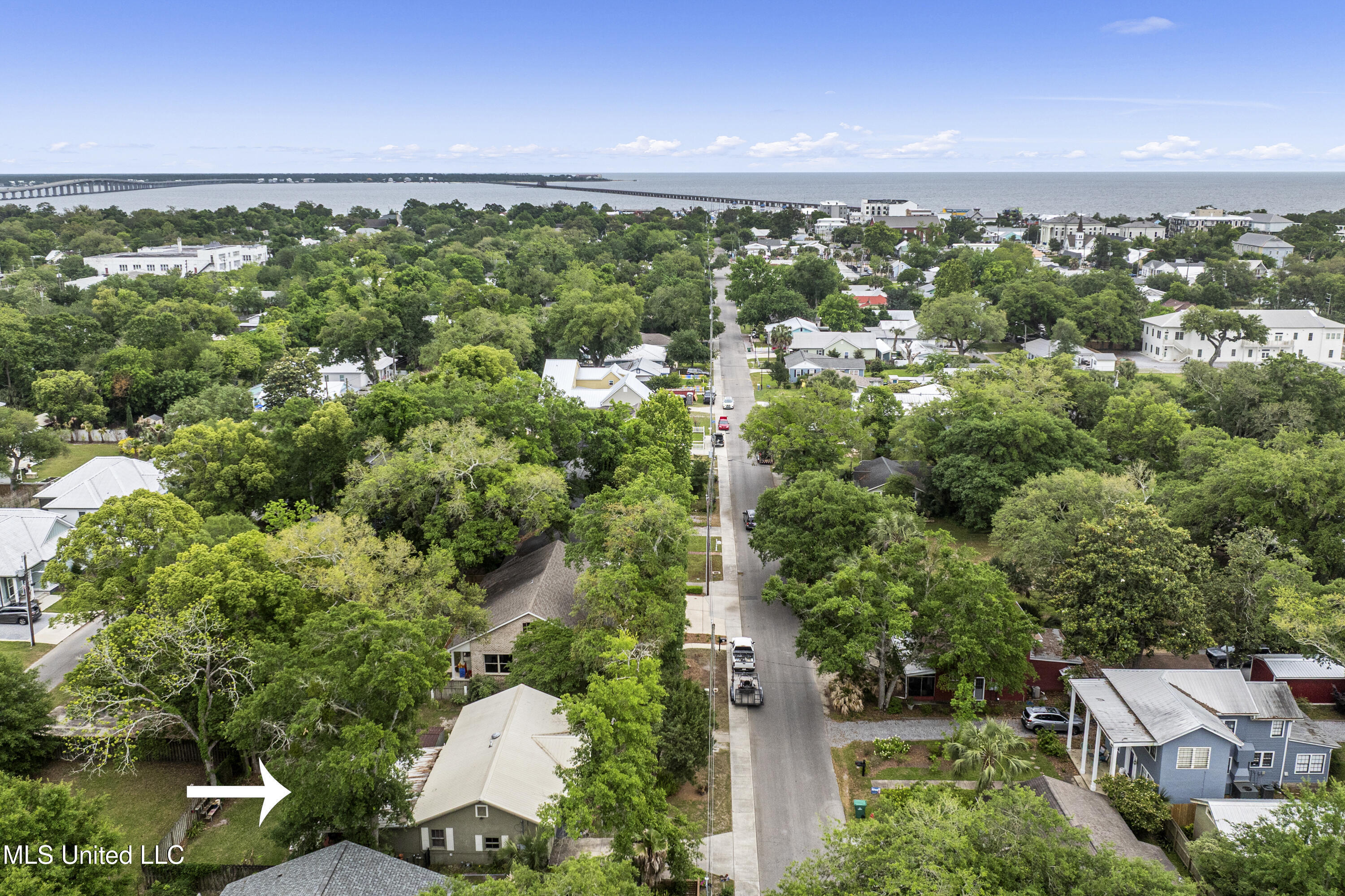 329 Demontluzin Avenue