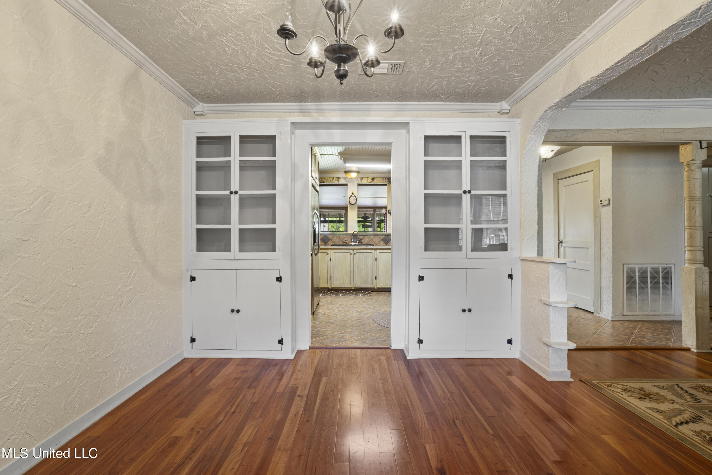 329 Demontluzin Avenue