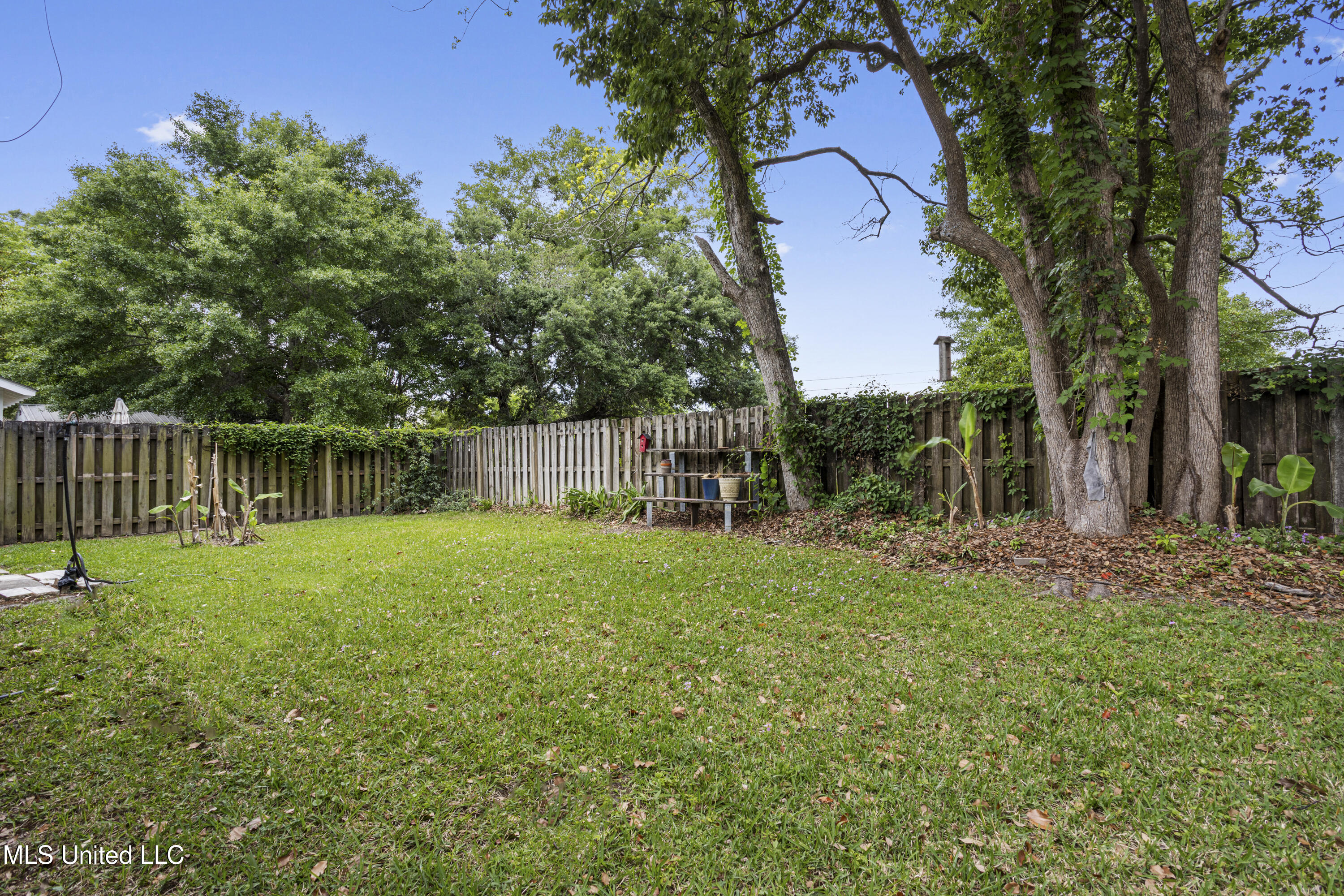 329 Demontluzin Avenue