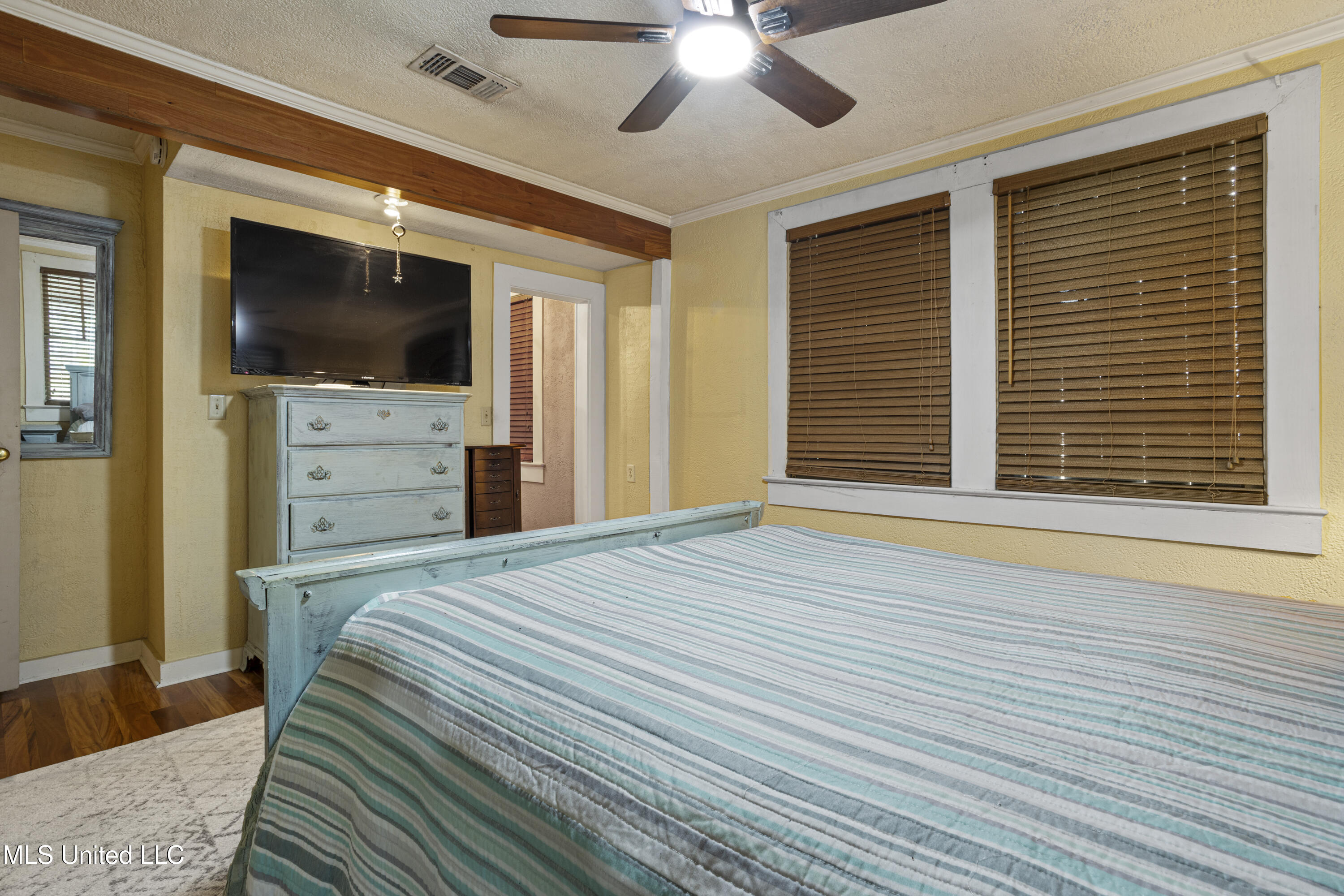 329 Demontluzin Avenue