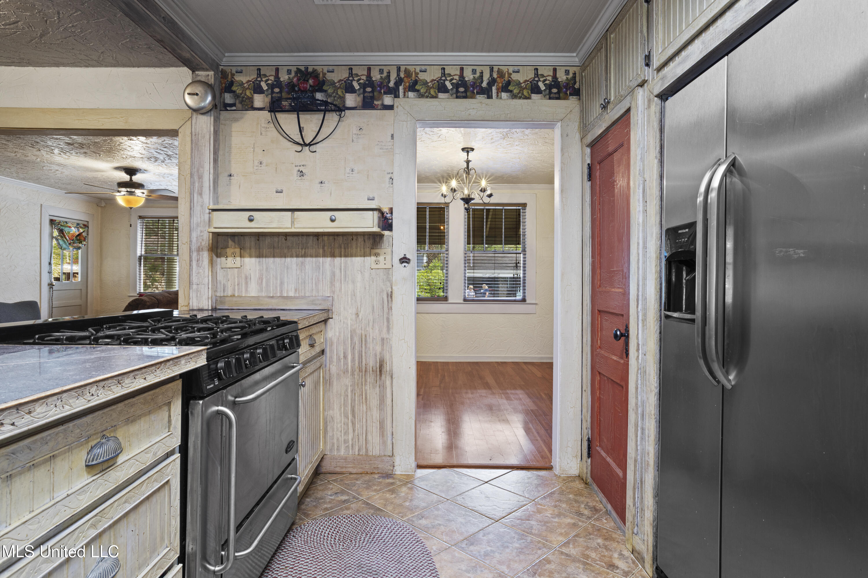 329 Demontluzin Avenue