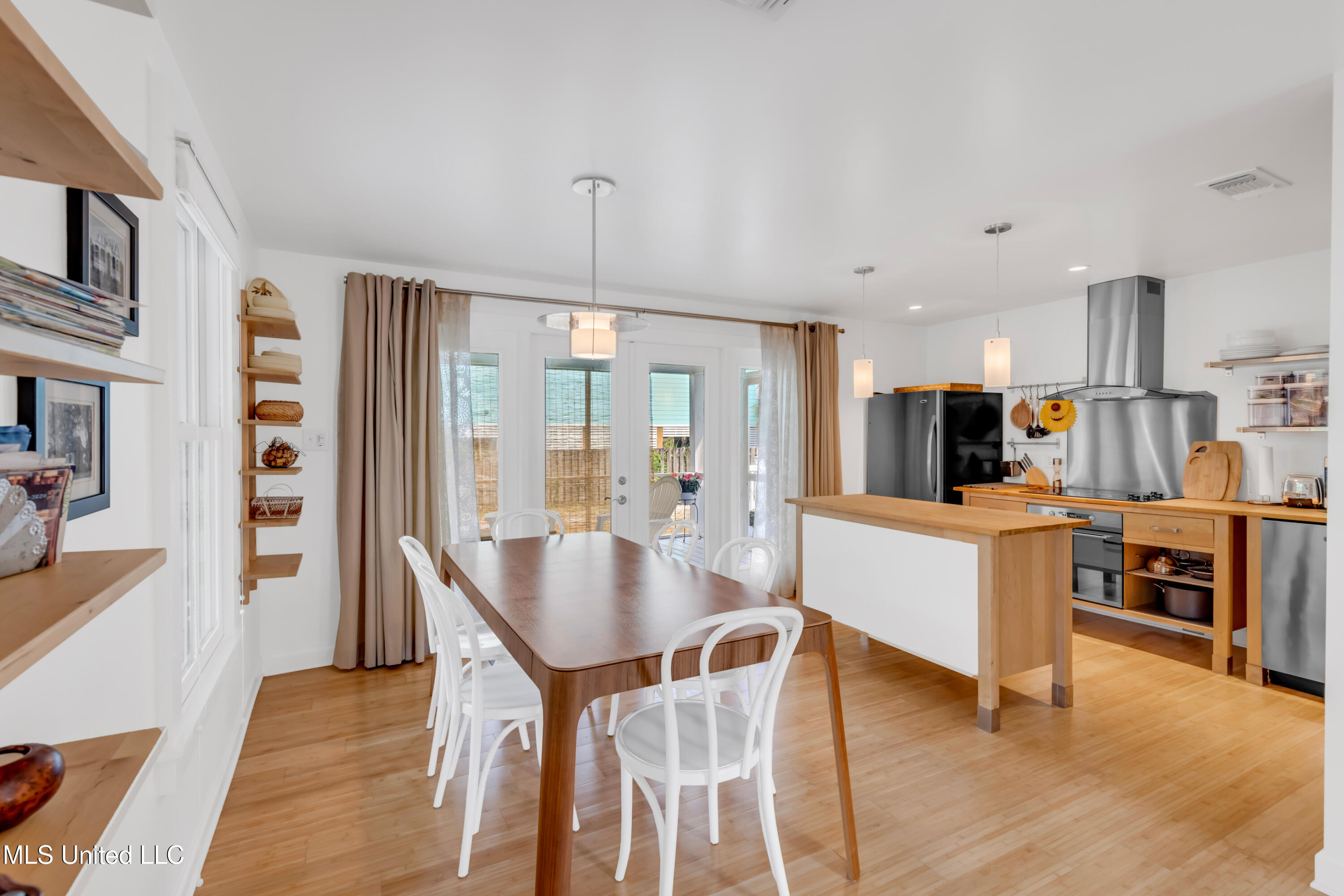 212 Washington Street