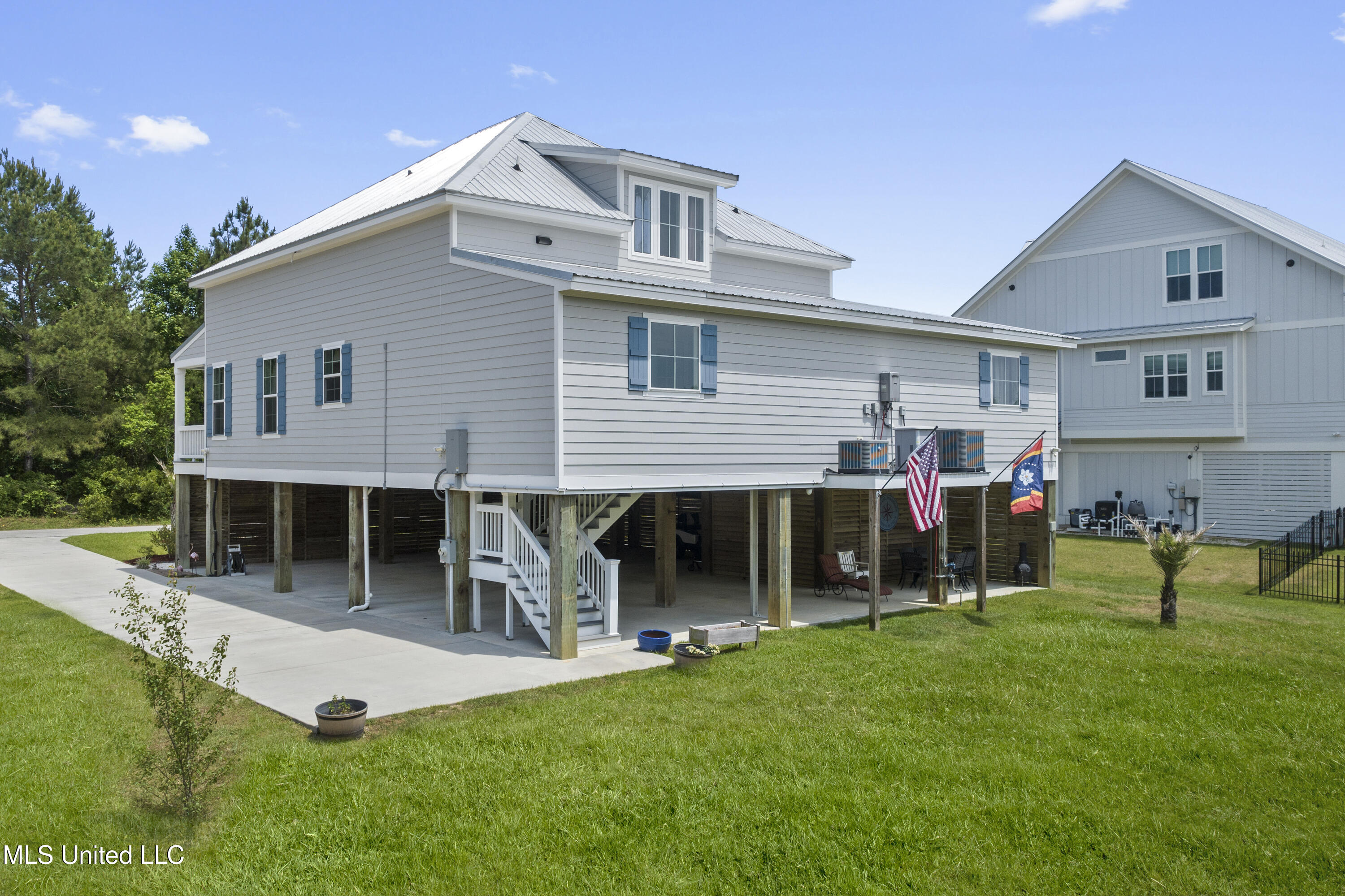 155 Acadian Bay Lane