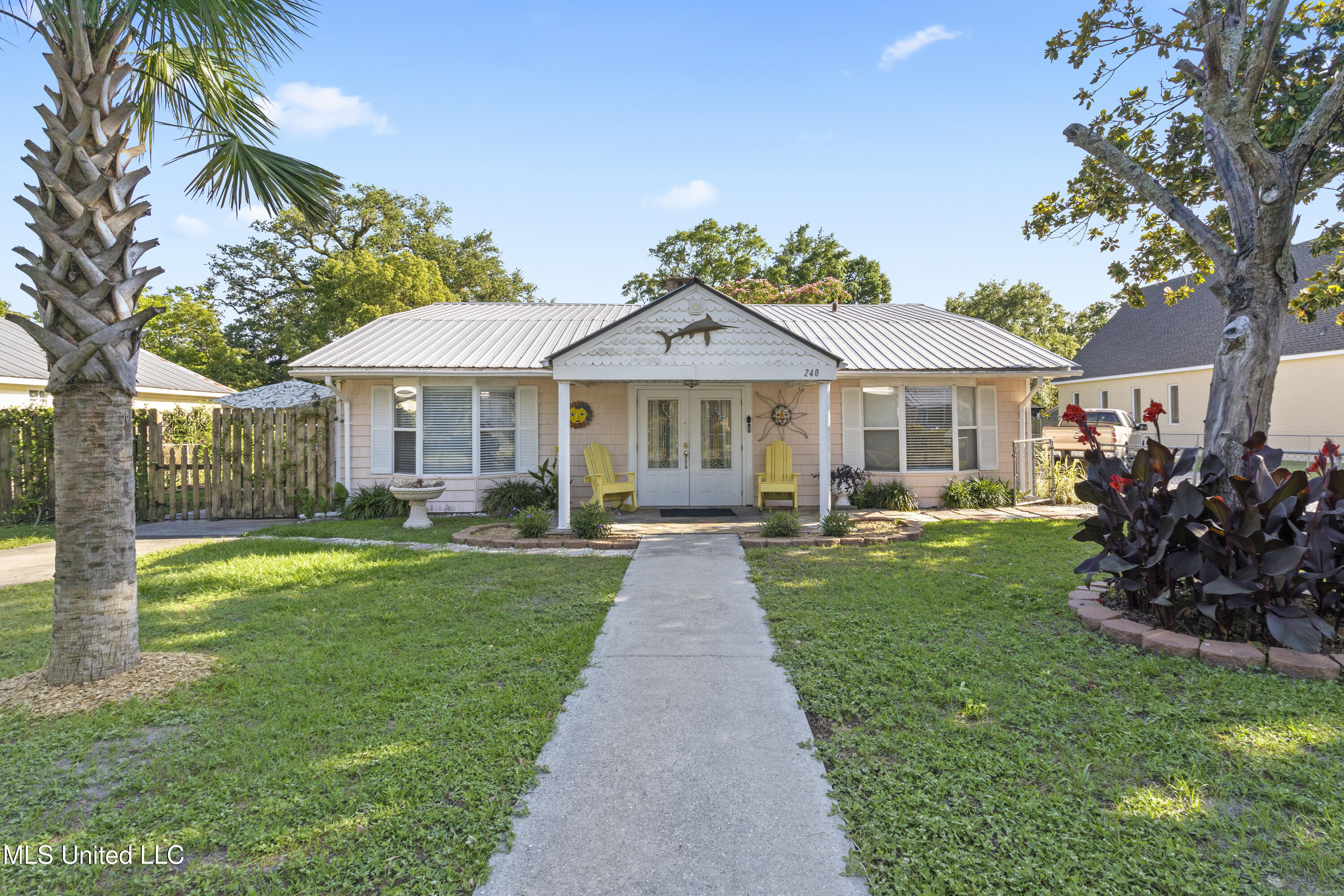 240 Sycamore Street