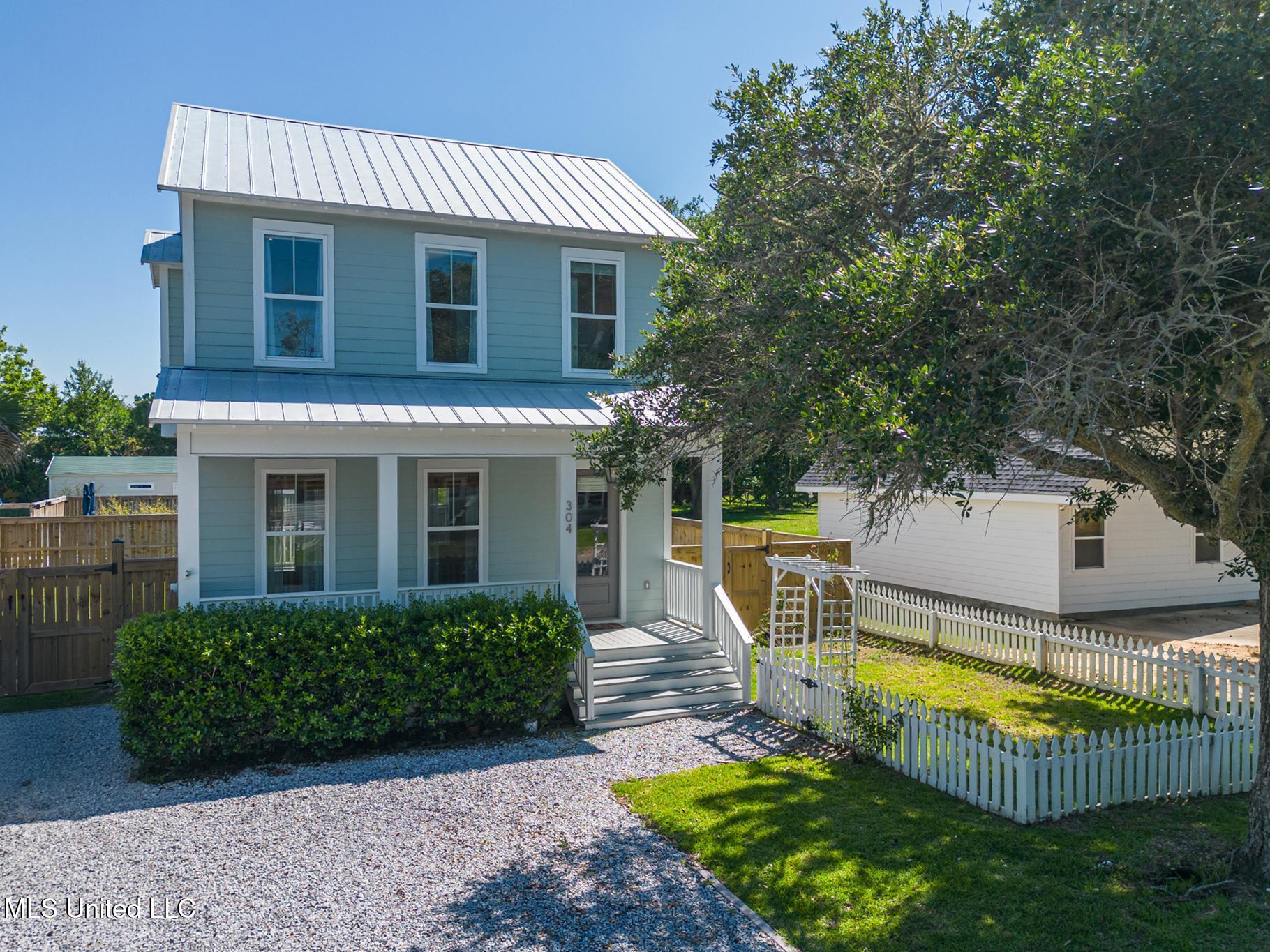 304 Ballentine Street