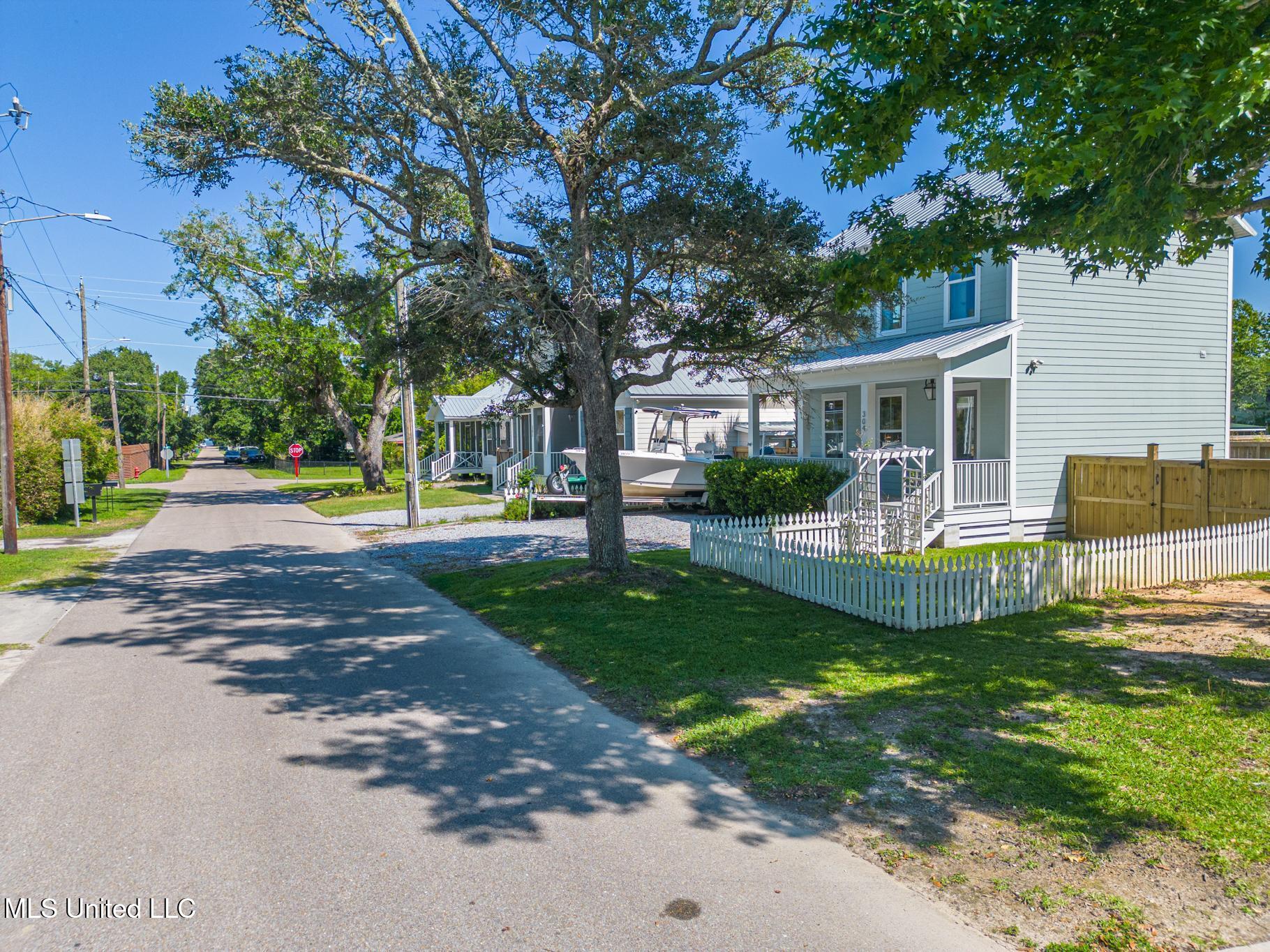 304 Ballentine Street