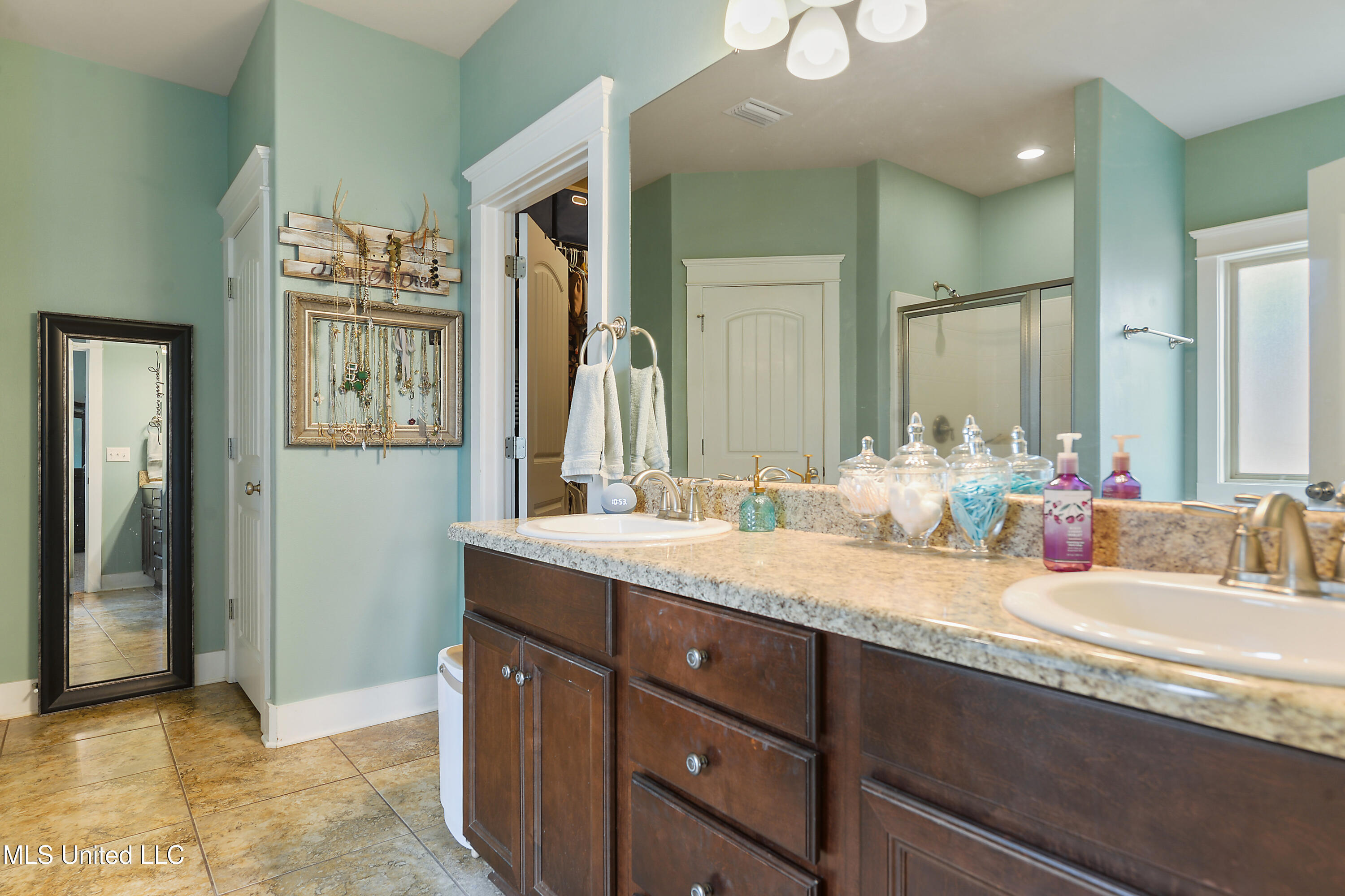 18225 Tulip Cove