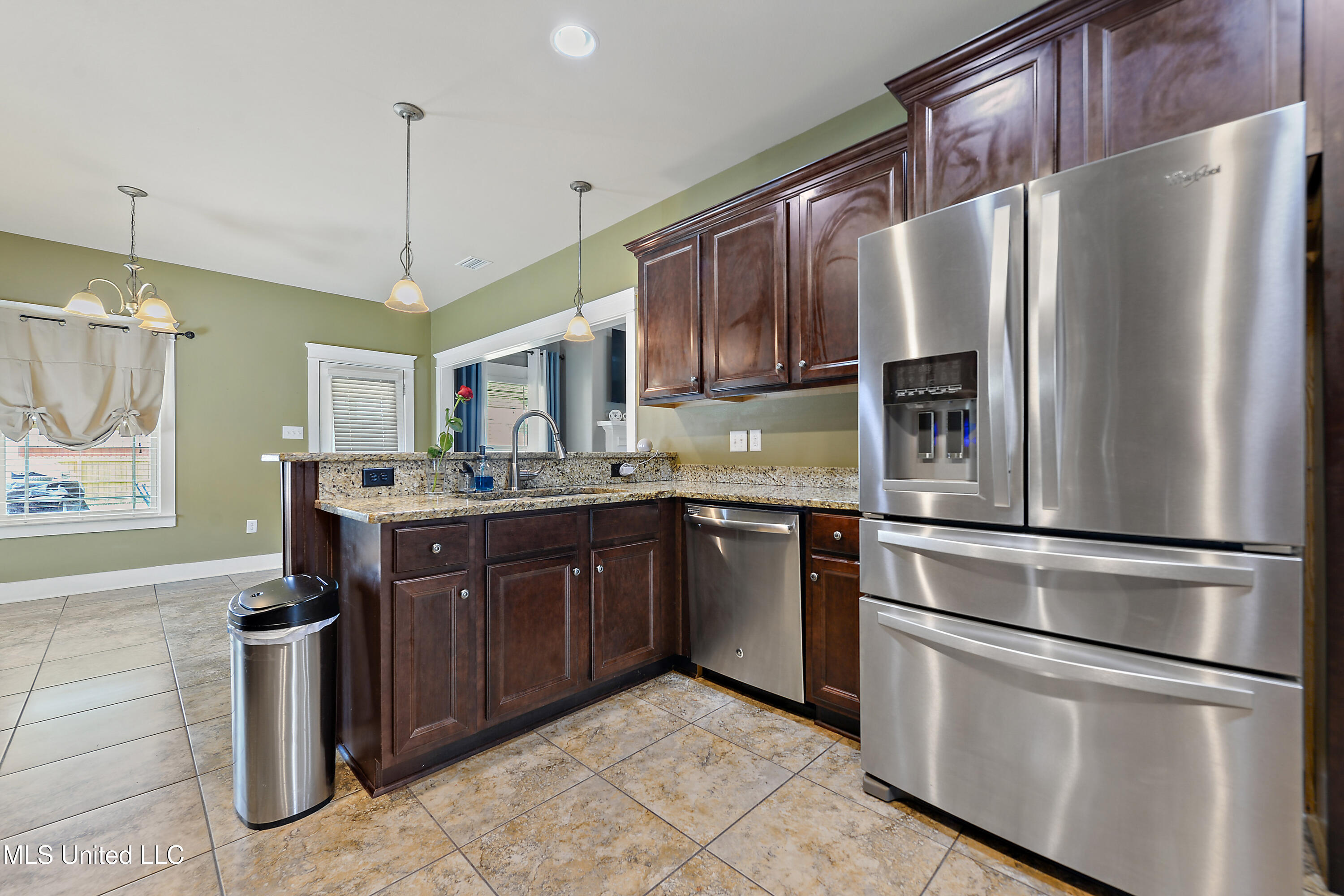18225 Tulip Cove