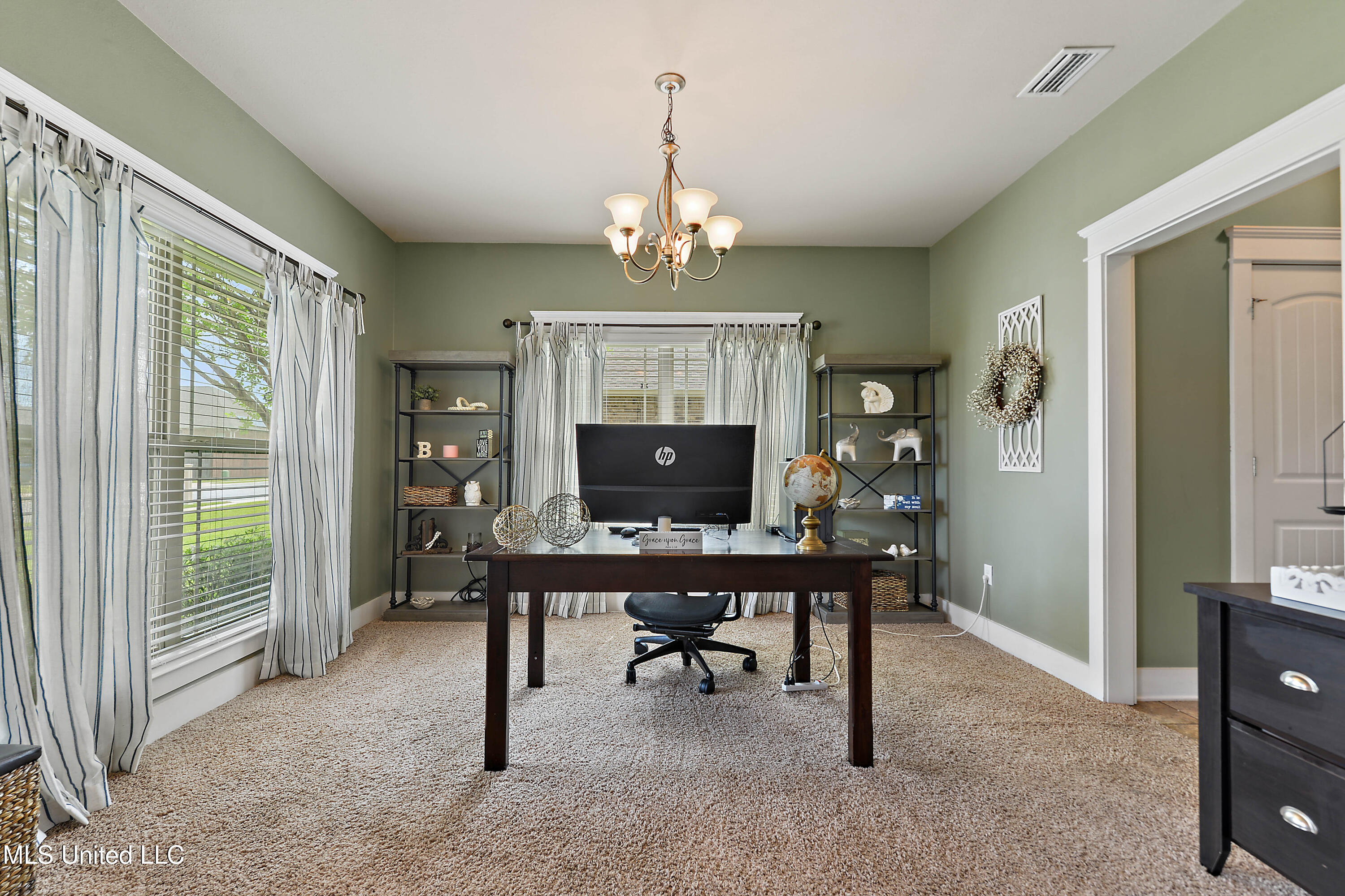 18225 Tulip Cove