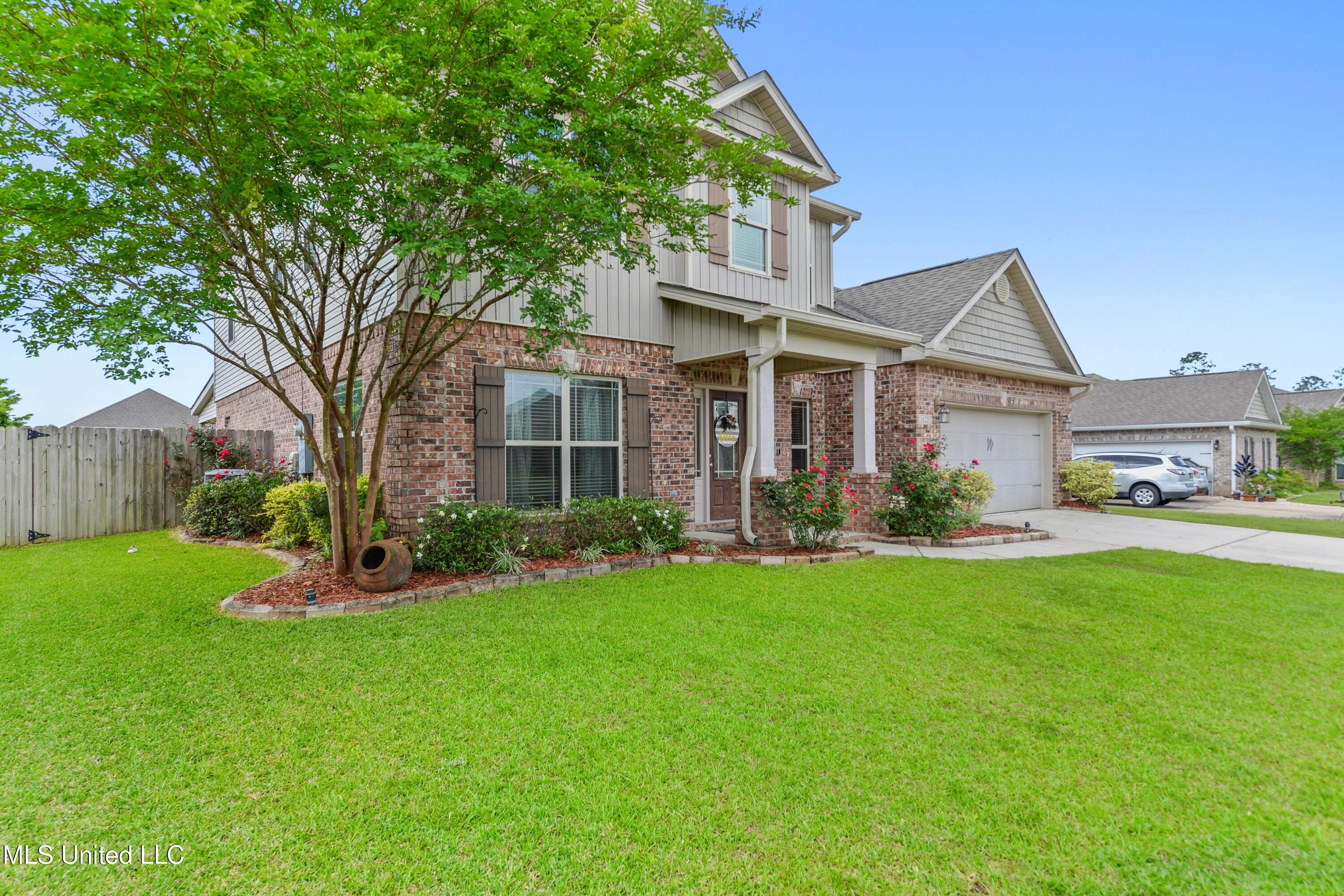 18225 Tulip Cove