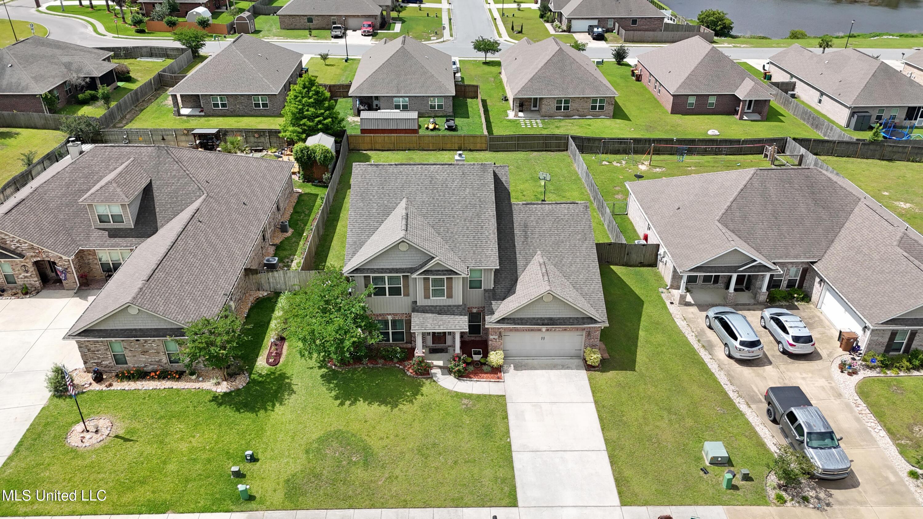 18225 Tulip Cove