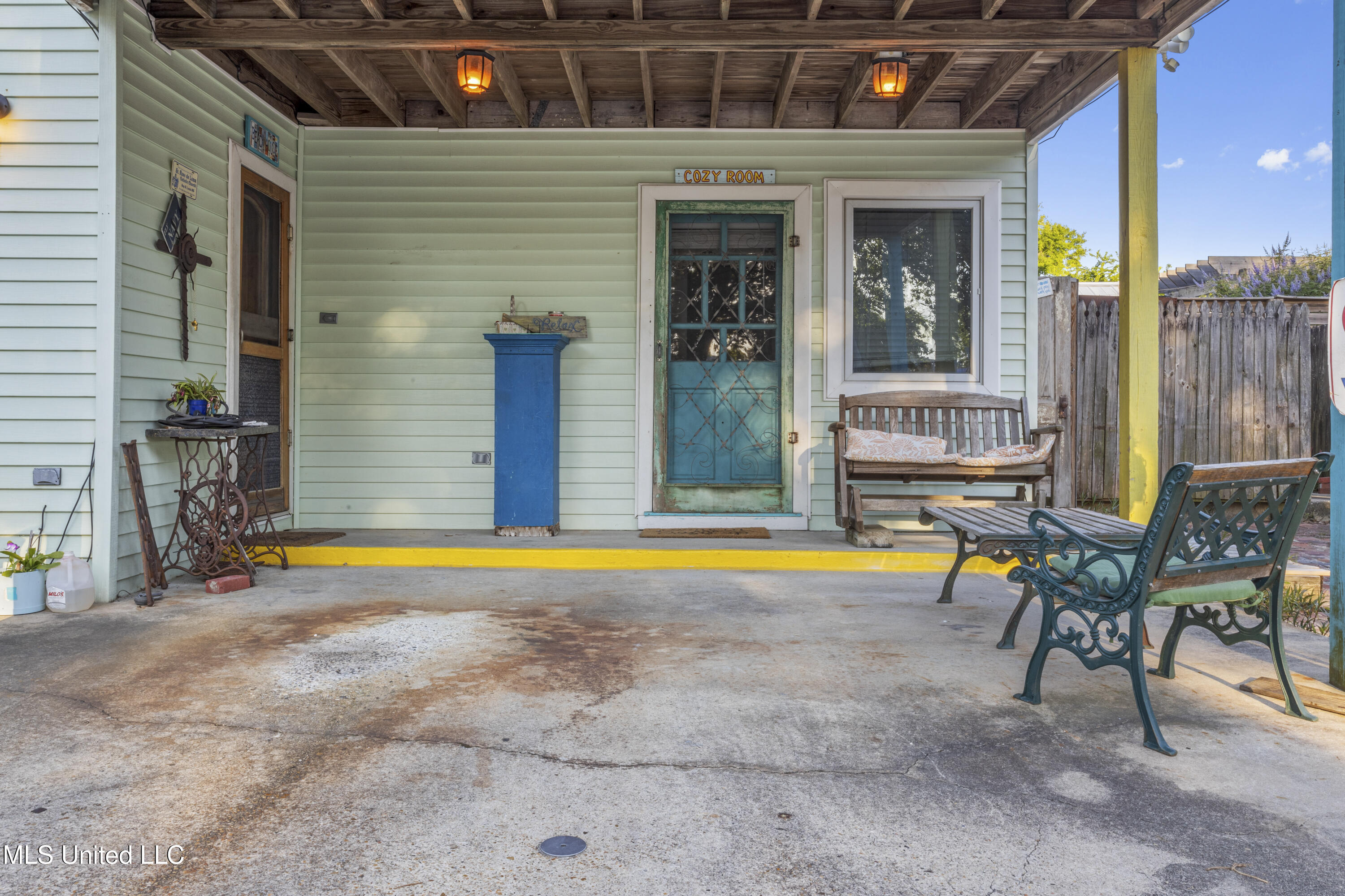 220 Main -105 South Toulme Street