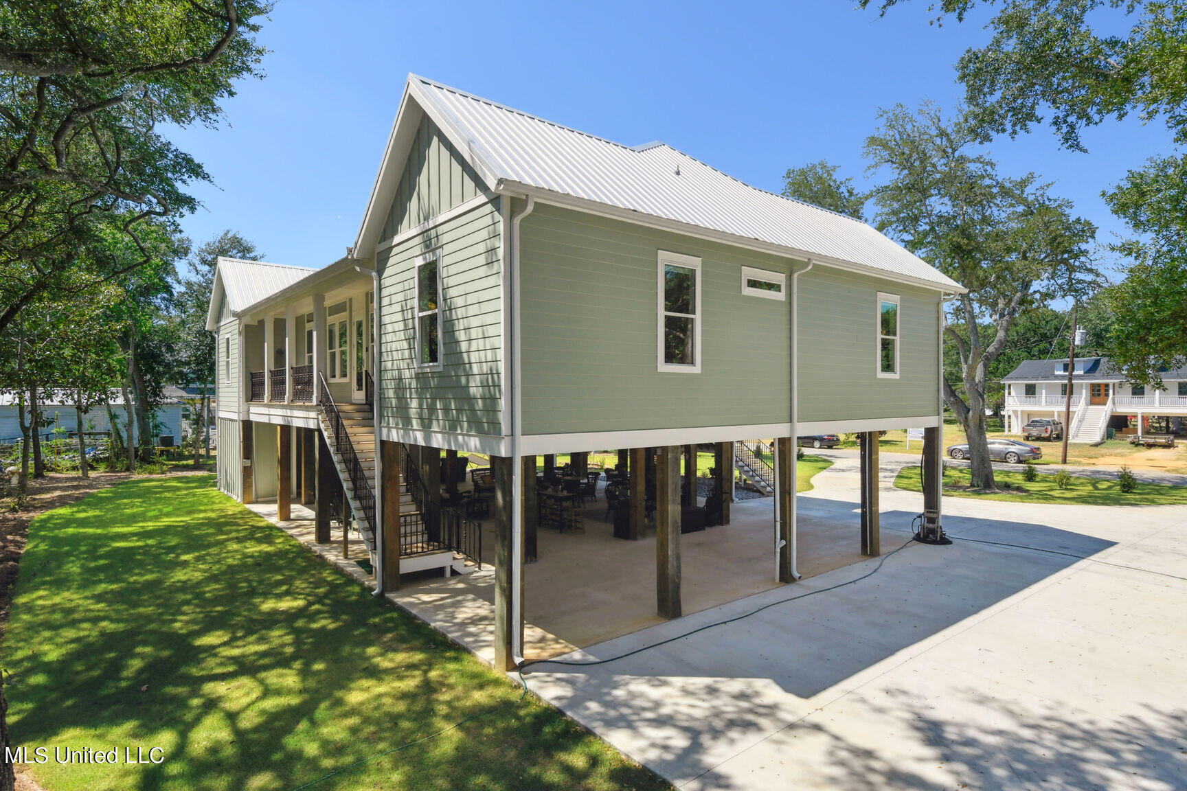 316 Leonhard Avenue