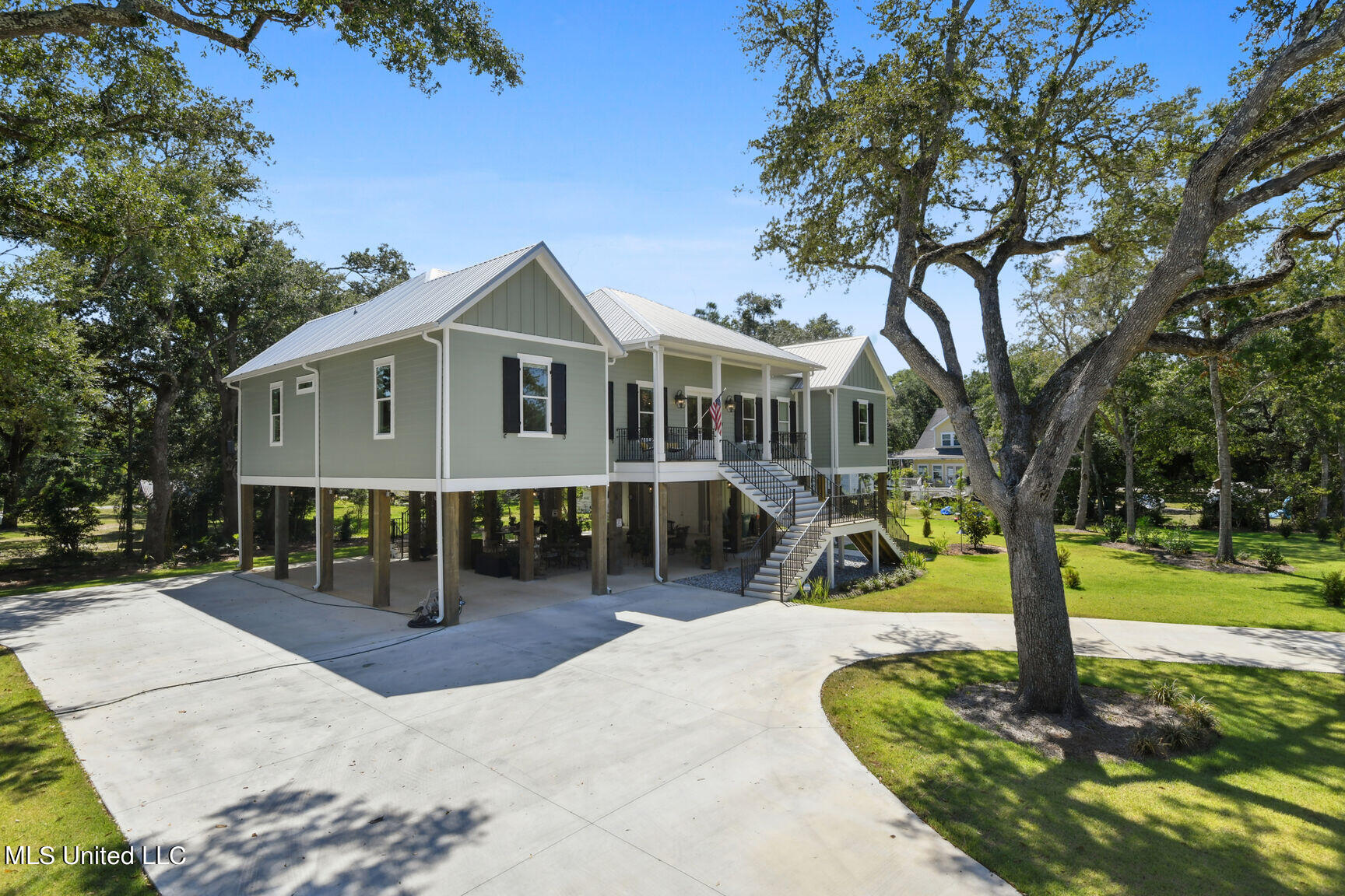 316 Leonhard Avenue