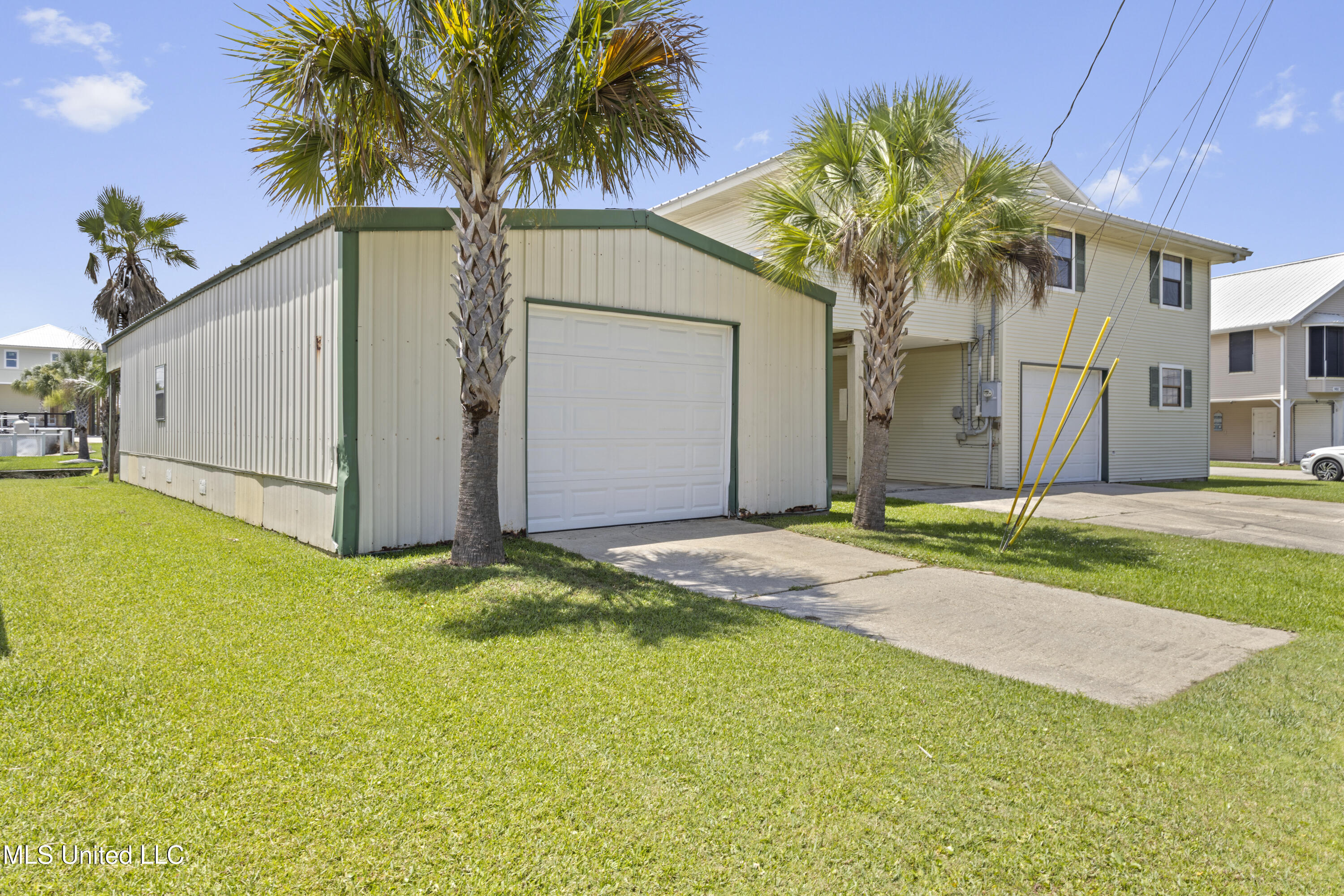 855 Dove Boulevard