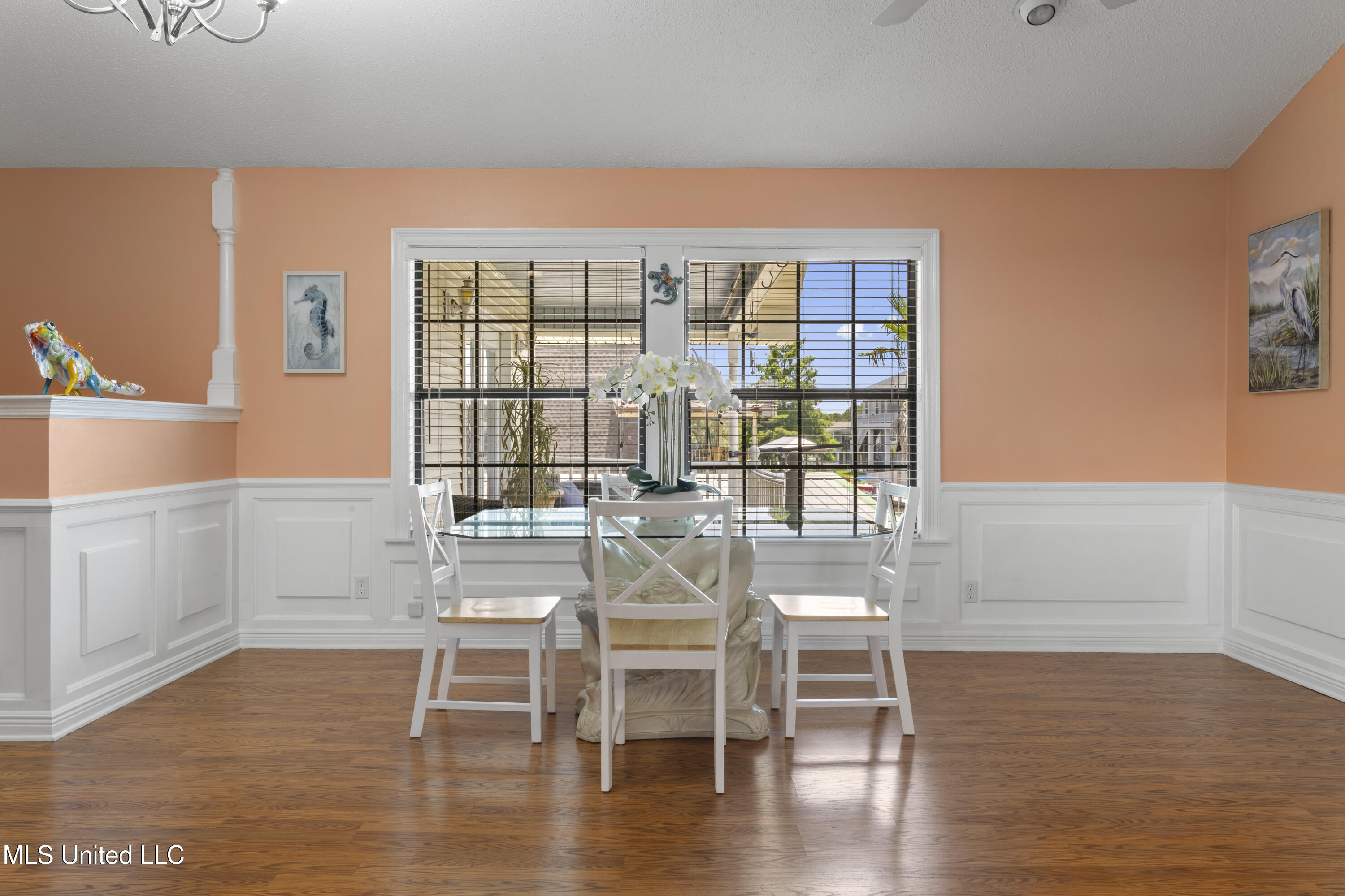 855 Dove Boulevard