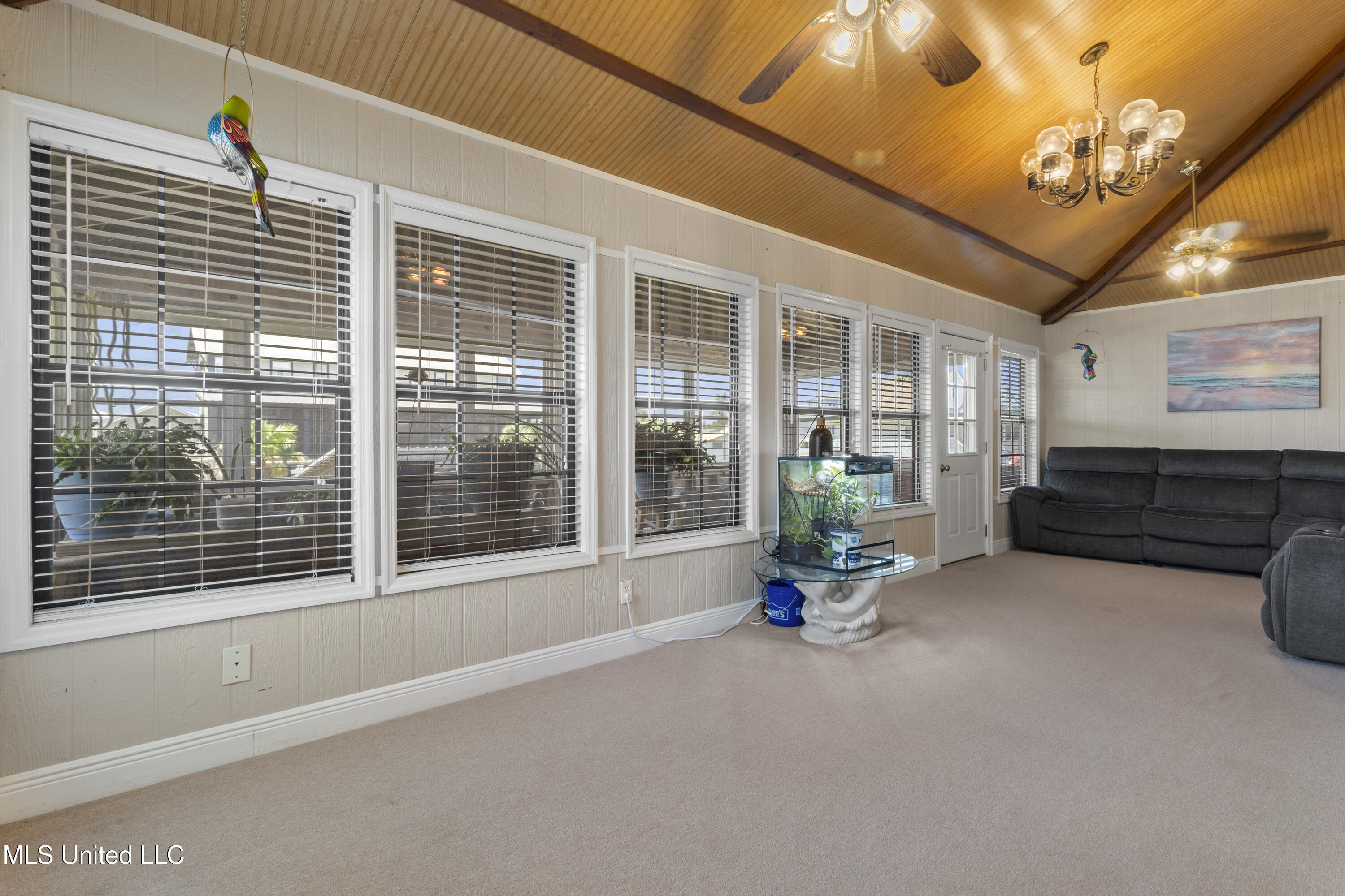 855 Dove Boulevard