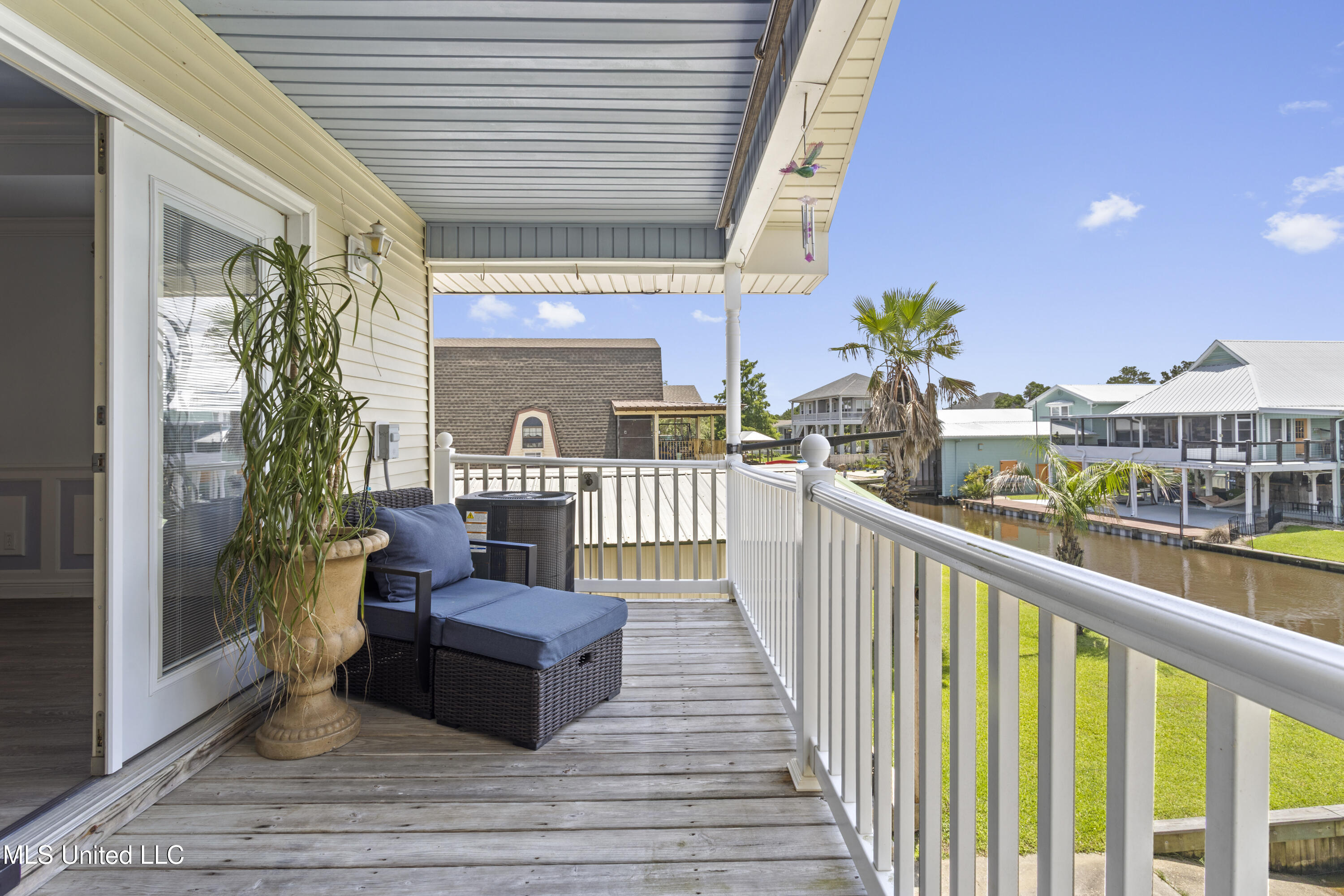 855 Dove Boulevard