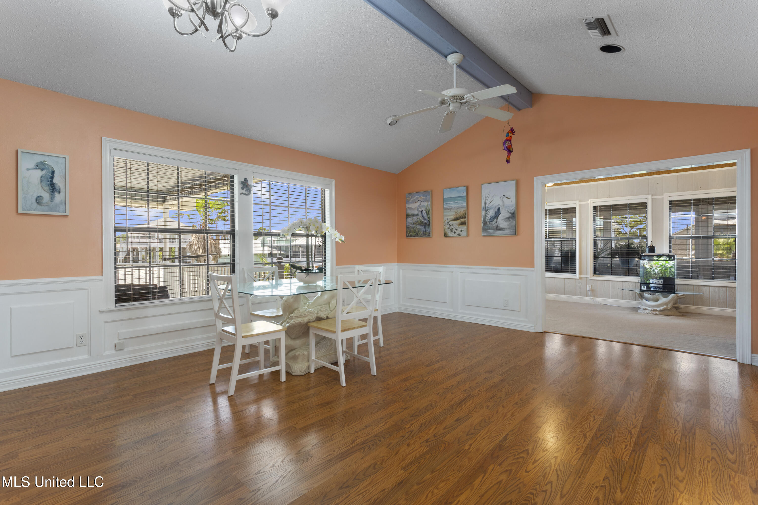 855 Dove Boulevard