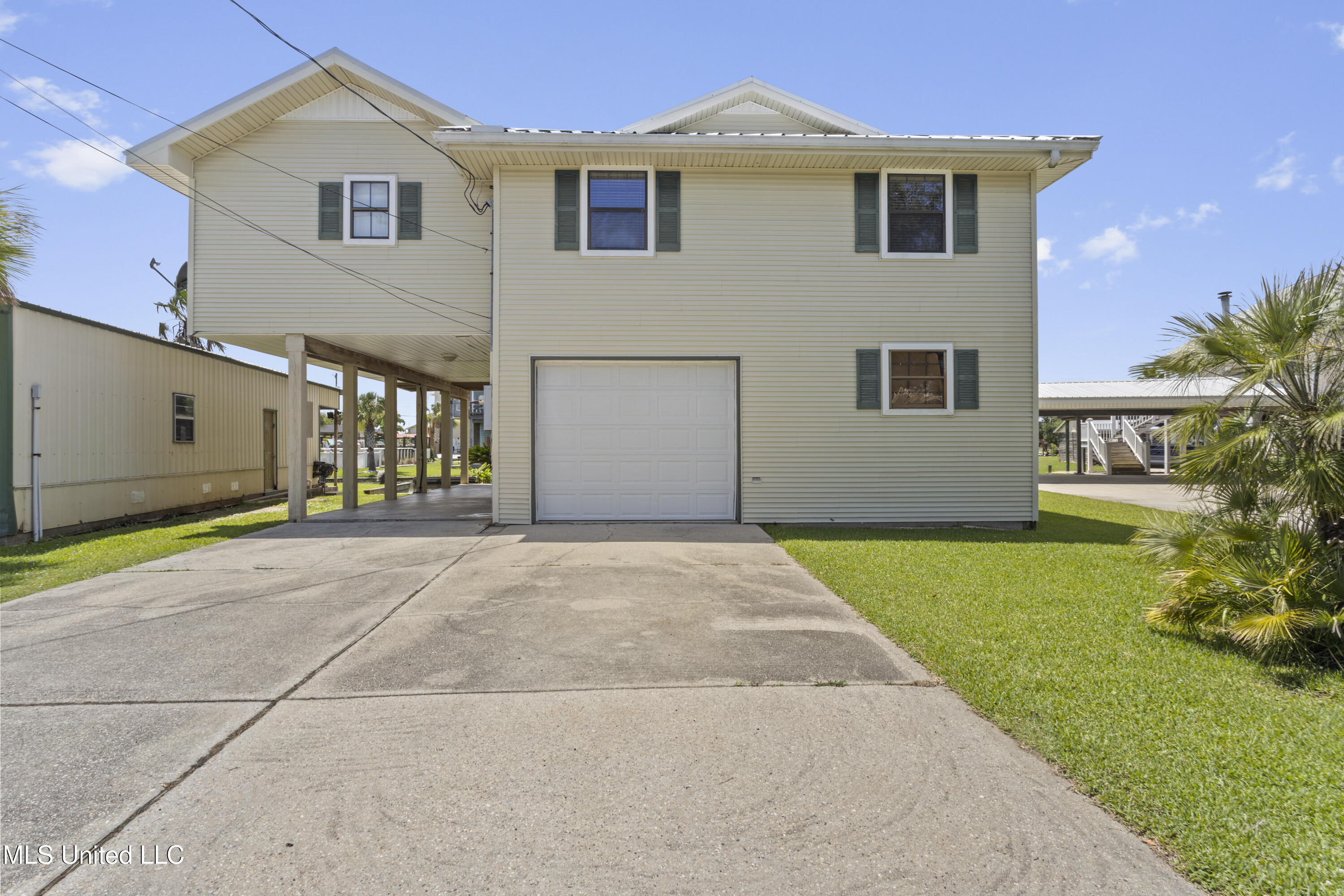 855 Dove Boulevard