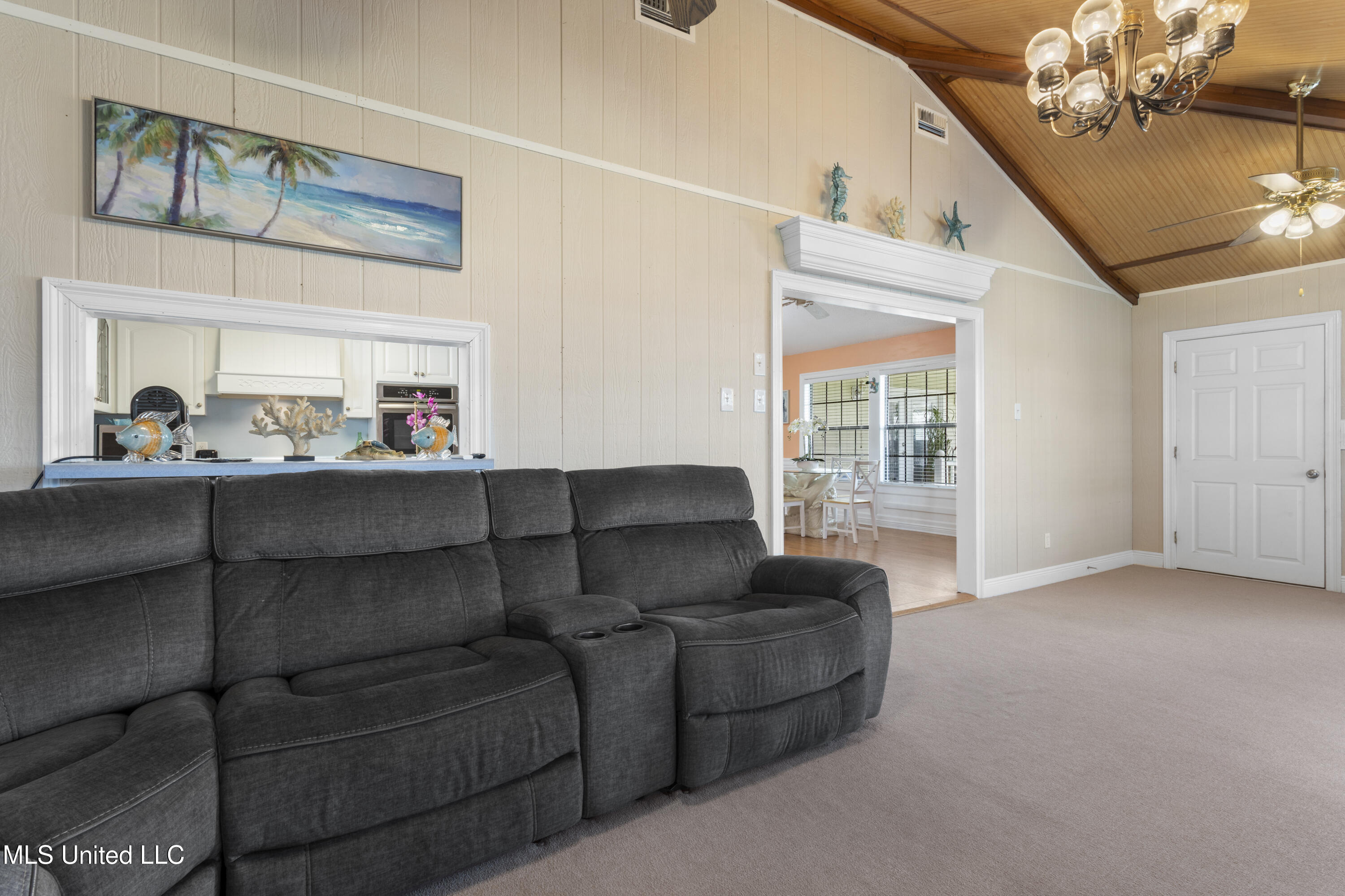 855 Dove Boulevard