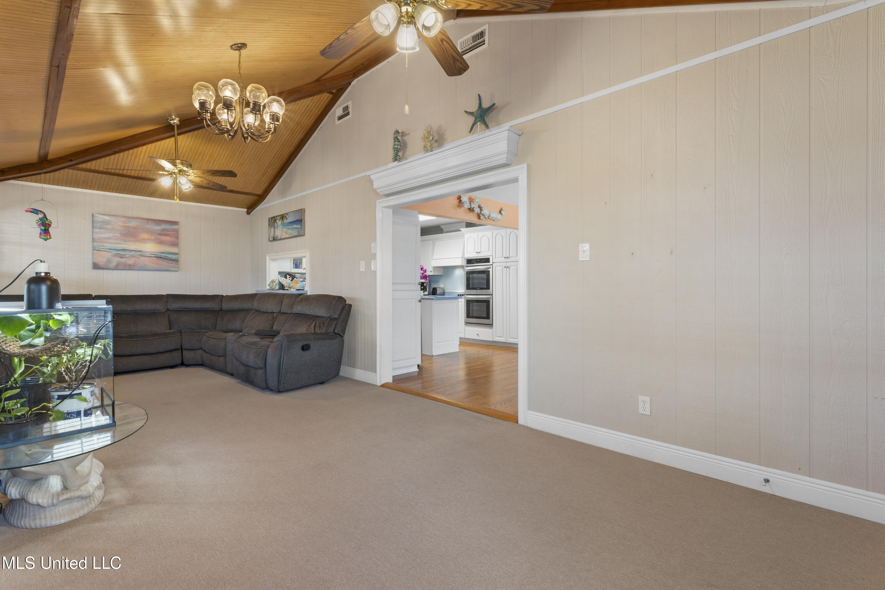 855 Dove Boulevard