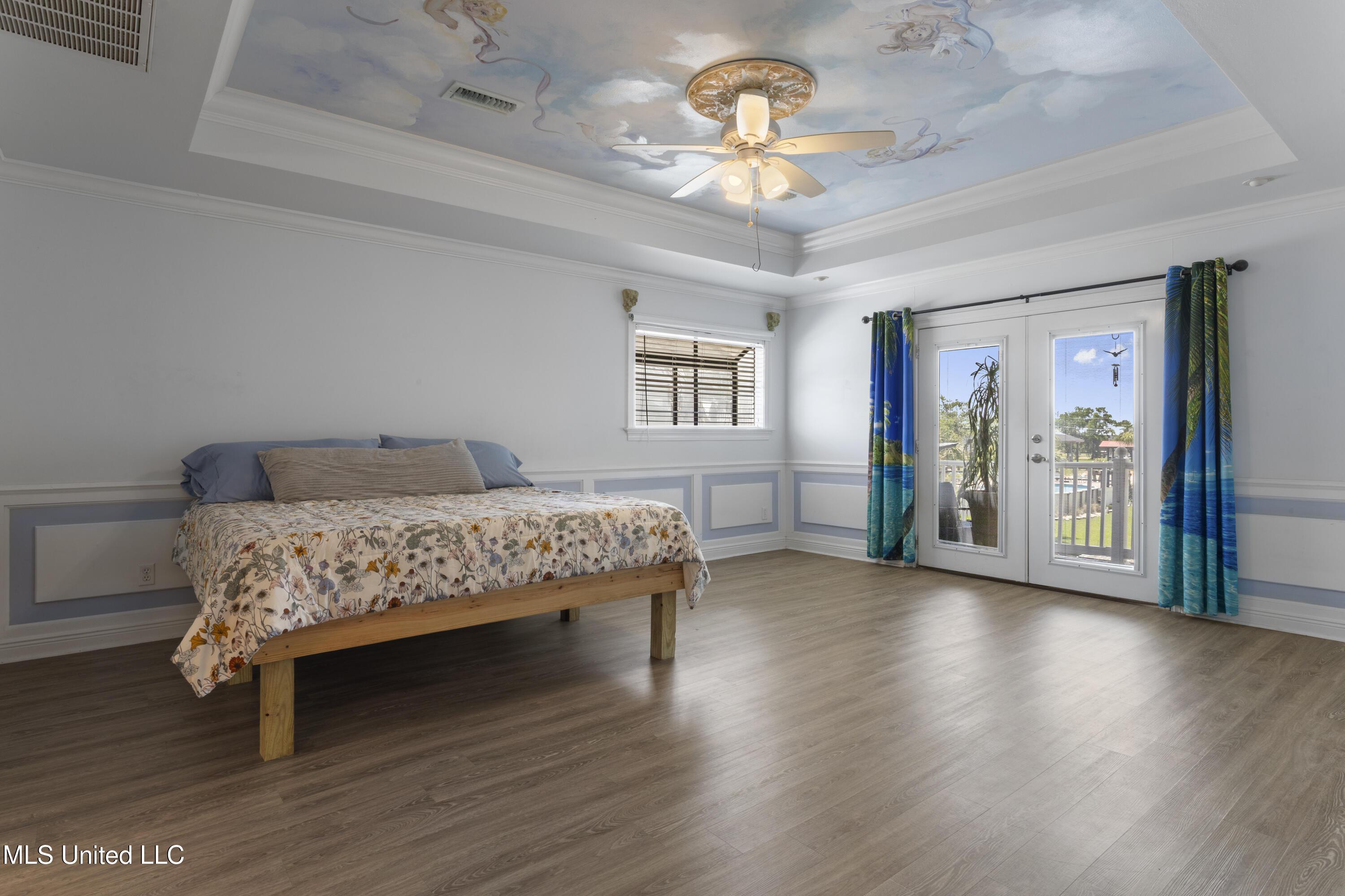855 Dove Boulevard