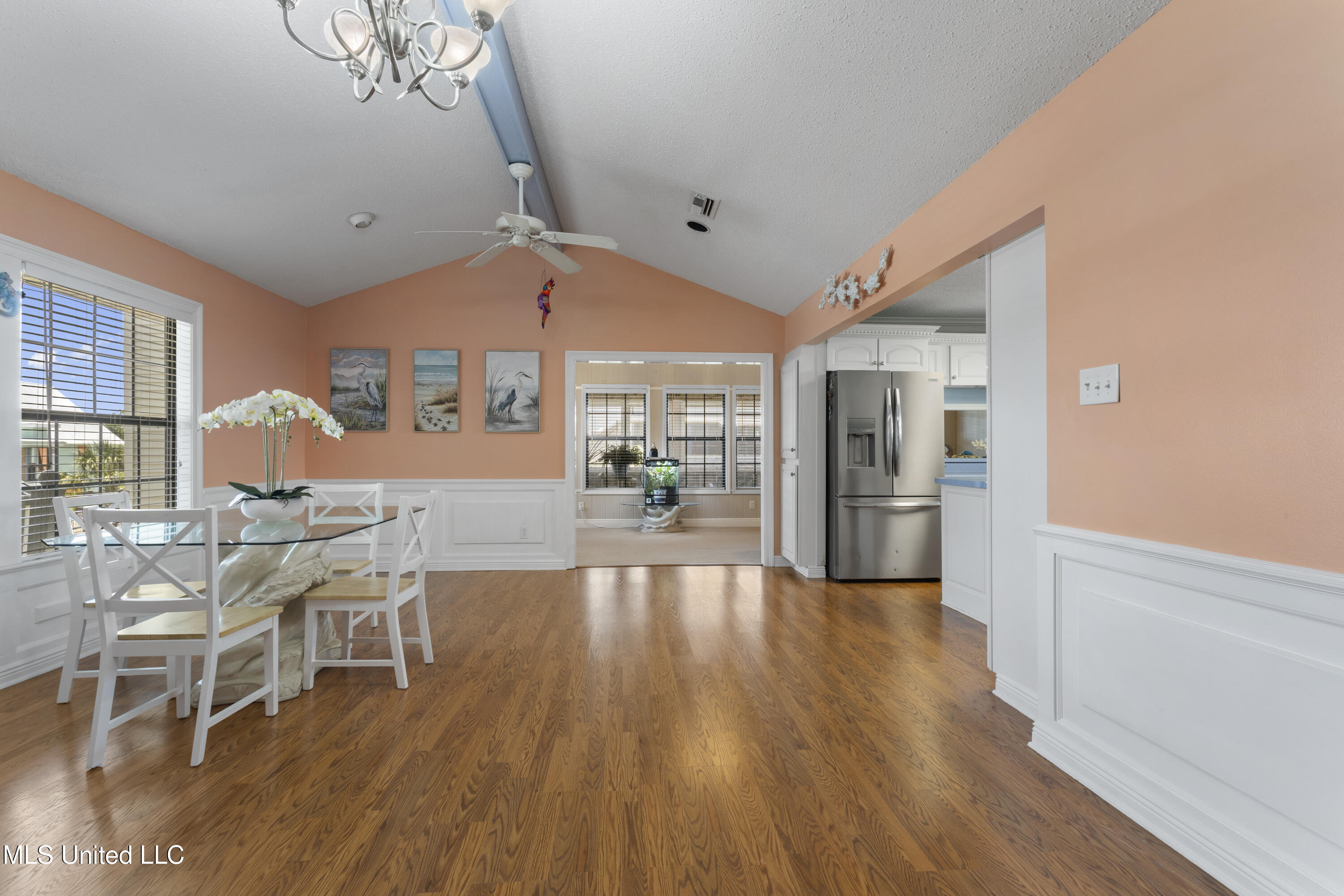 855 Dove Boulevard