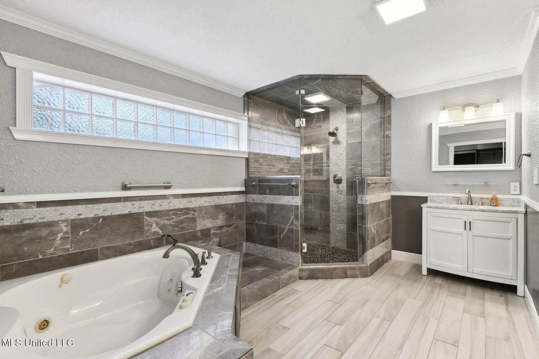 548 Royal Oak Drive